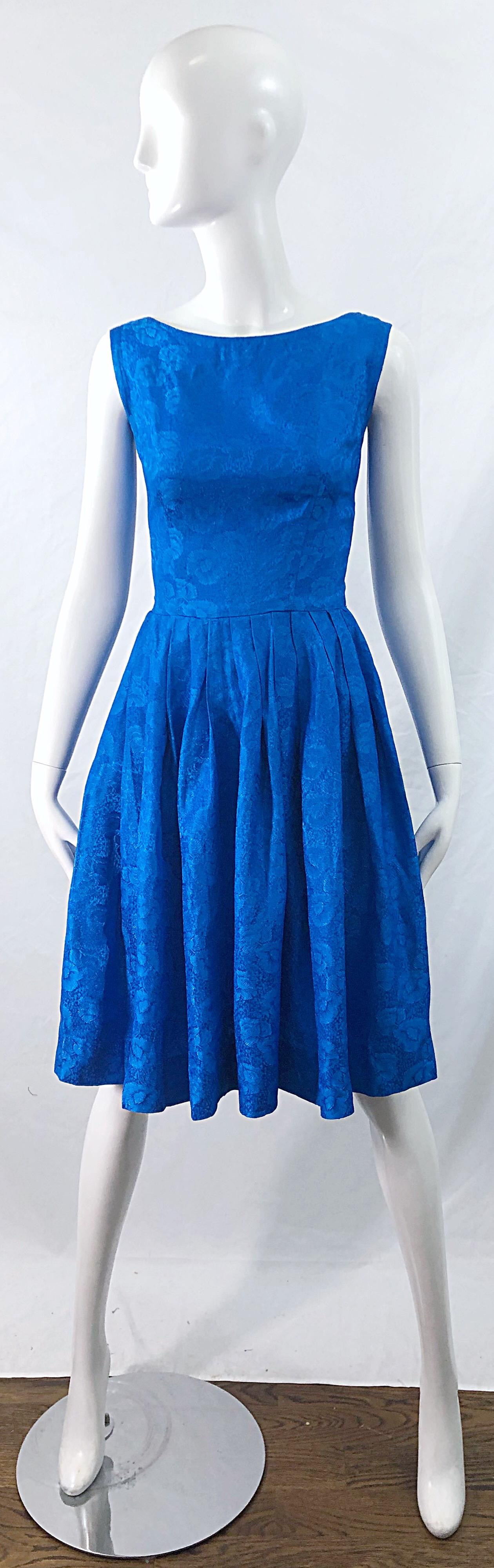 1950s Size 0 Cobalt Blue Silk Damask Fit n' Flare Vintage 50s Rockabilly Dress For Sale 2