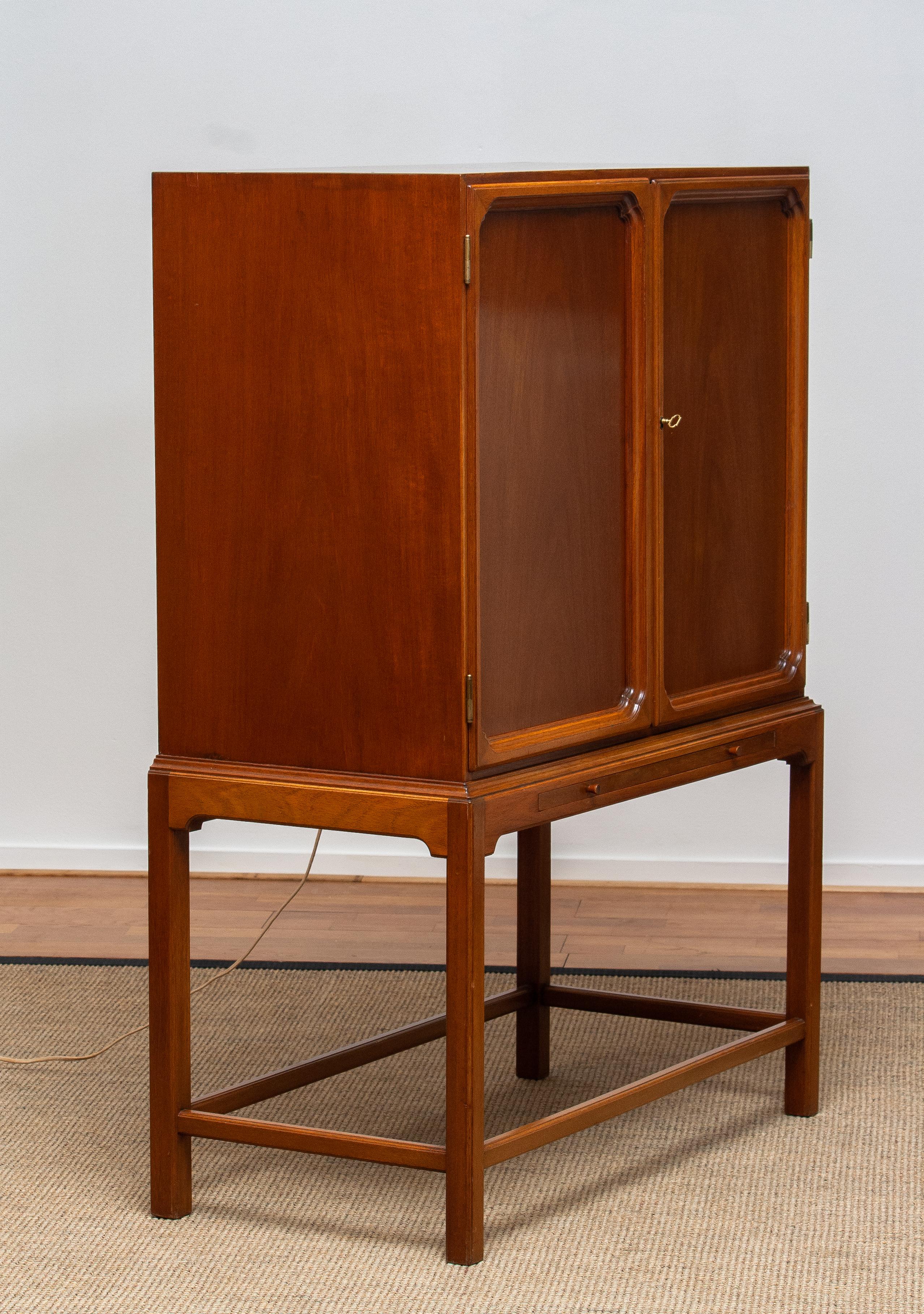 1950s, Slim Scandinavian Midcentury Mahogany Dry Bar / Luxury Cabinet 5