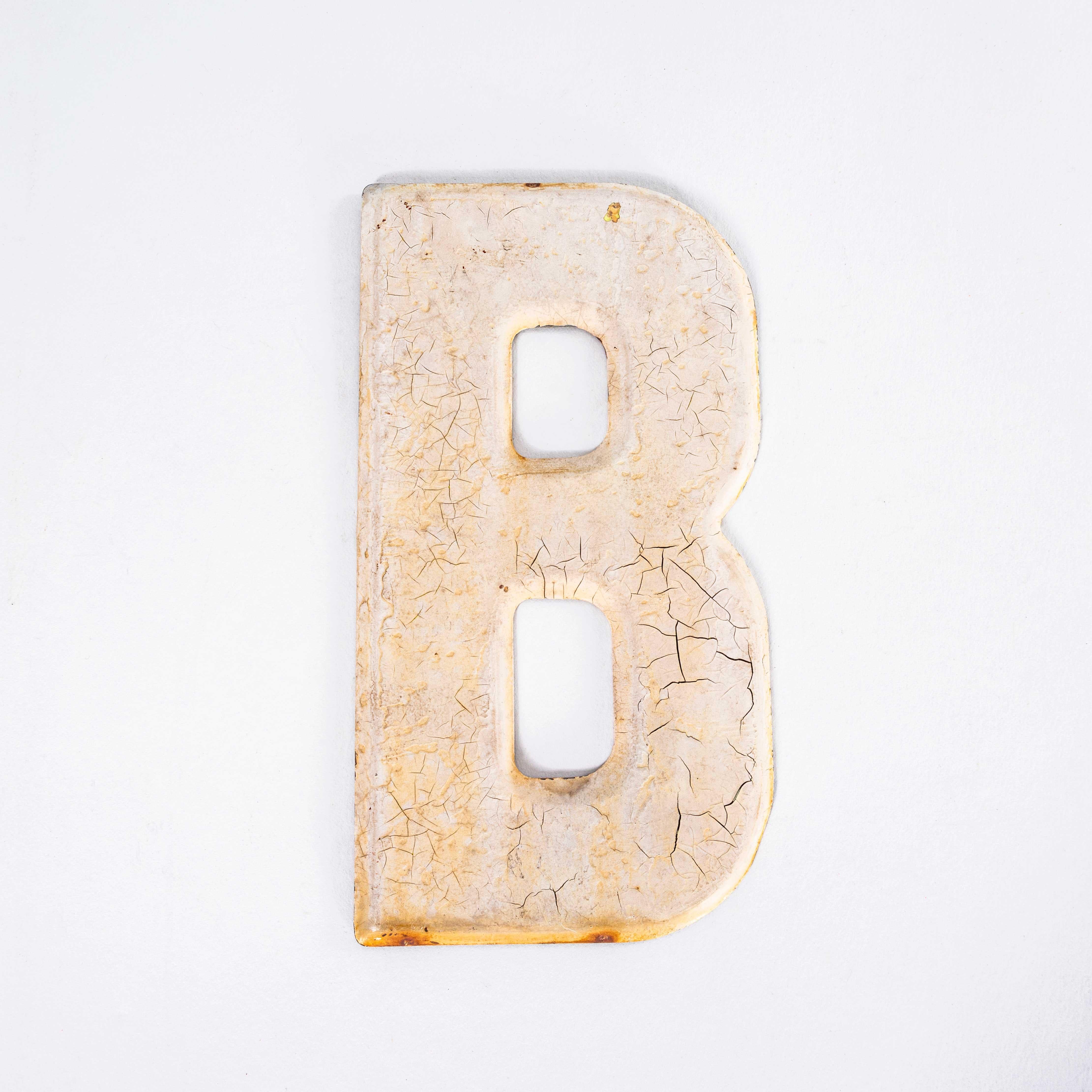 Metà XX secolo Lettera smaltata di una stazione di servizio vintage degli anni '50 - I. A. B. in vendita