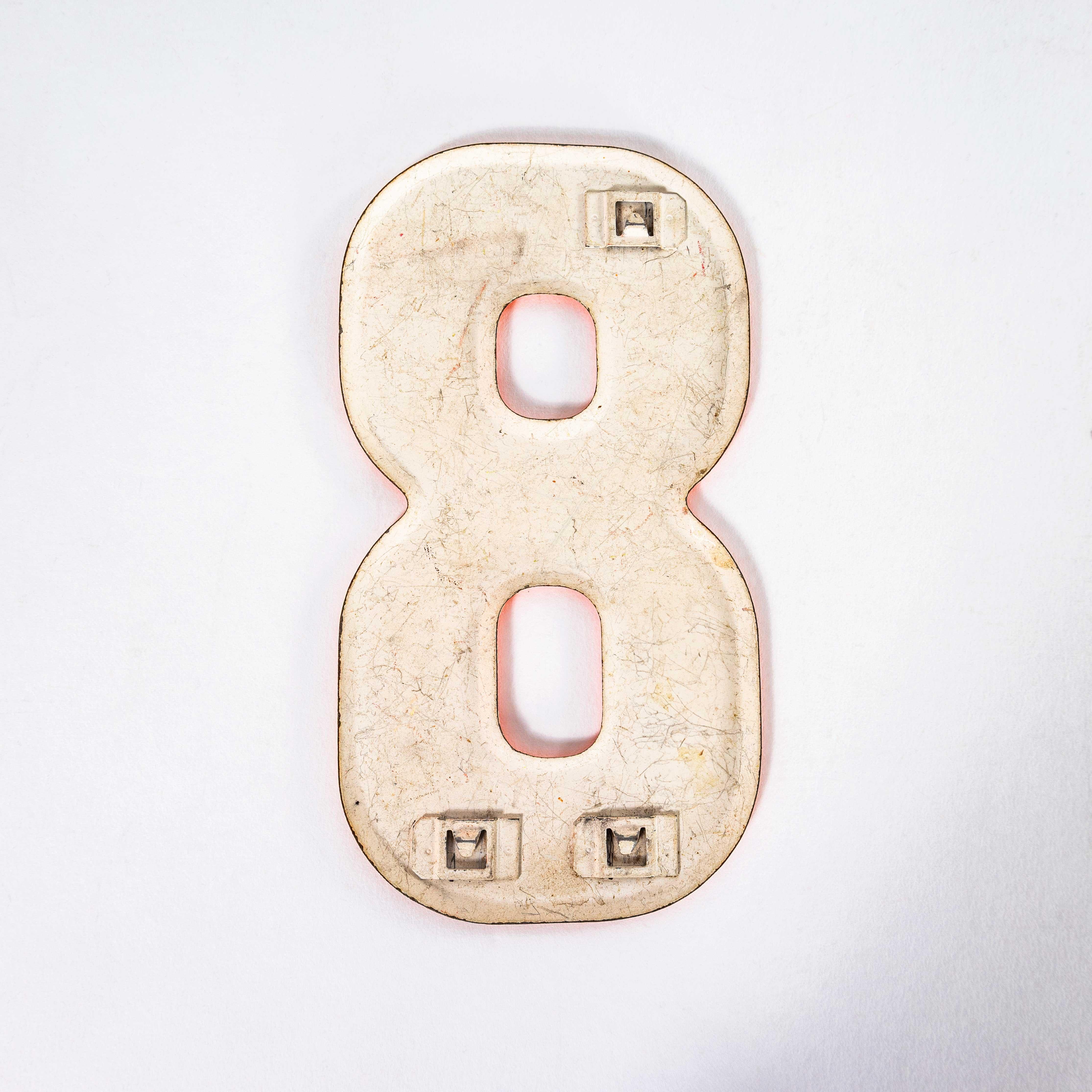 Tôle Petite station-service américaine des années 50 avec numéro de marque en émail - 8 en vente