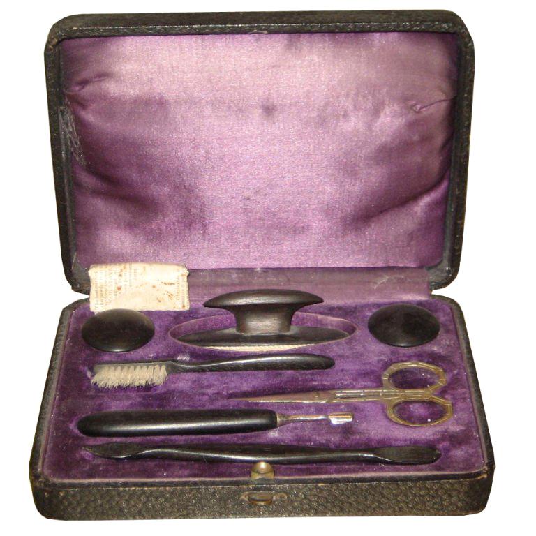 1950s Small Beauty Kit For Sale