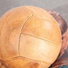 Balones medicinales pequeños de cuero checo de los años 50, decorativos - Disponible en varias cantidades