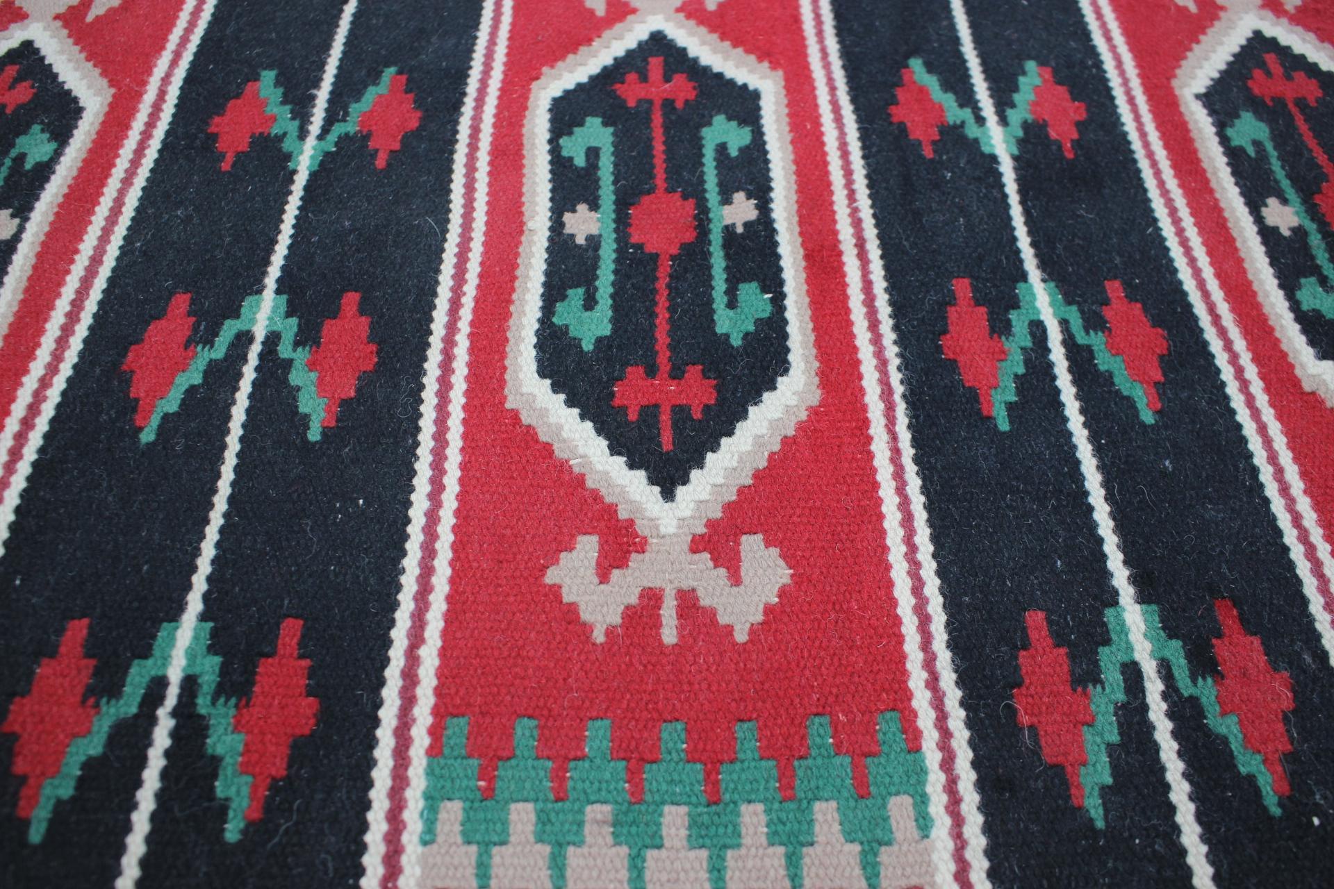 1950s Small Kilim Wool Rug/Carpet, Czechoslovakia In Good Condition For Sale In Praha, CZ