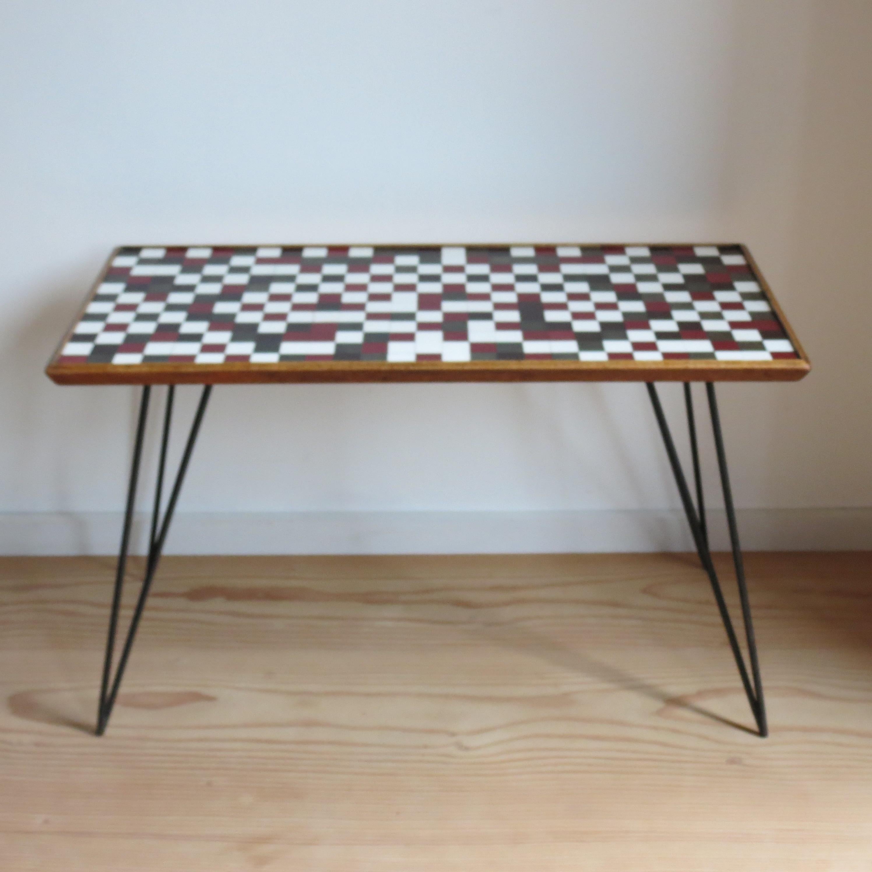 small hairpin legs