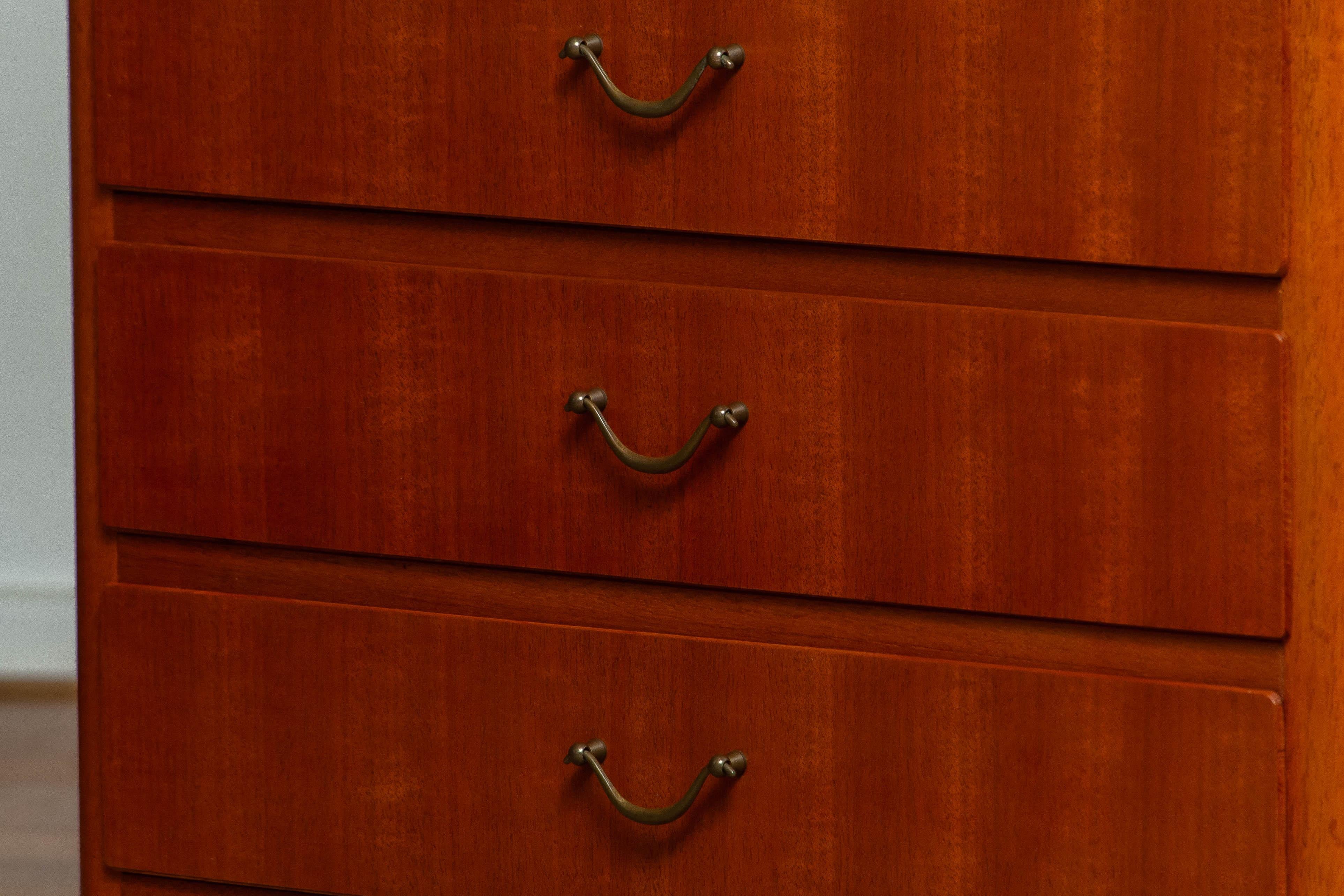 1950's Small Teak Three Drawers Dresser / Cabinet / Telephone Table SMI Marked In Good Condition In Silvolde, Gelderland