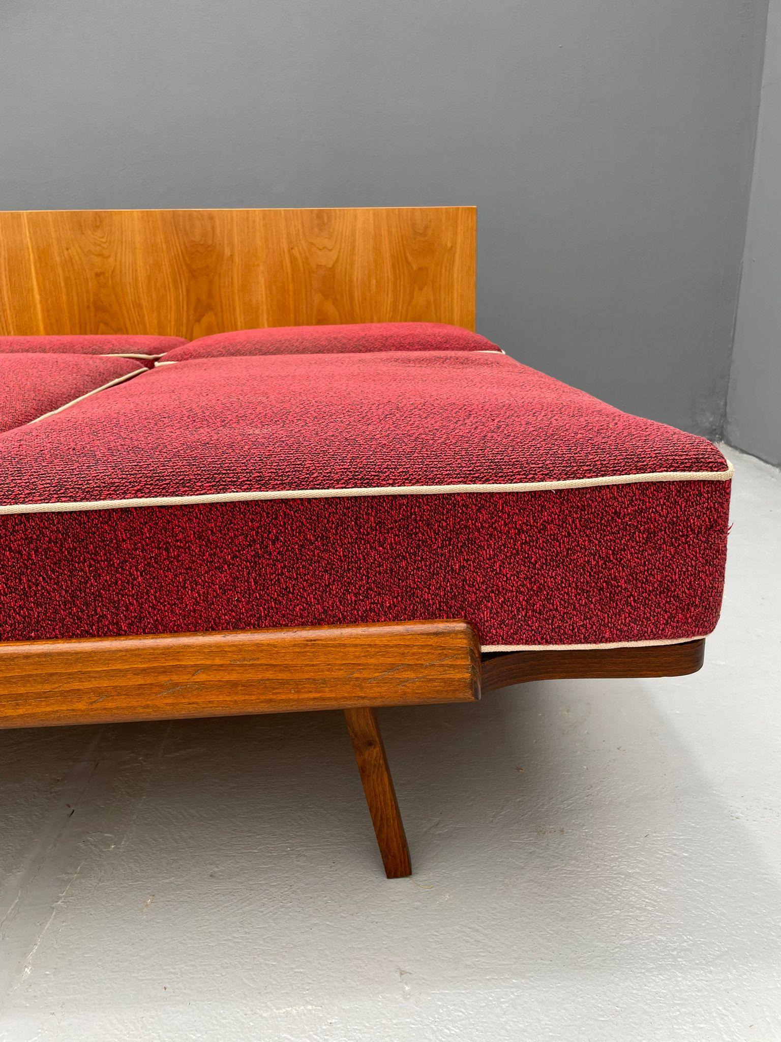 1950s Sofa Bed by Jindřich Halabala for UP Závody Rousínov, Czechoslovakia For Sale 4
