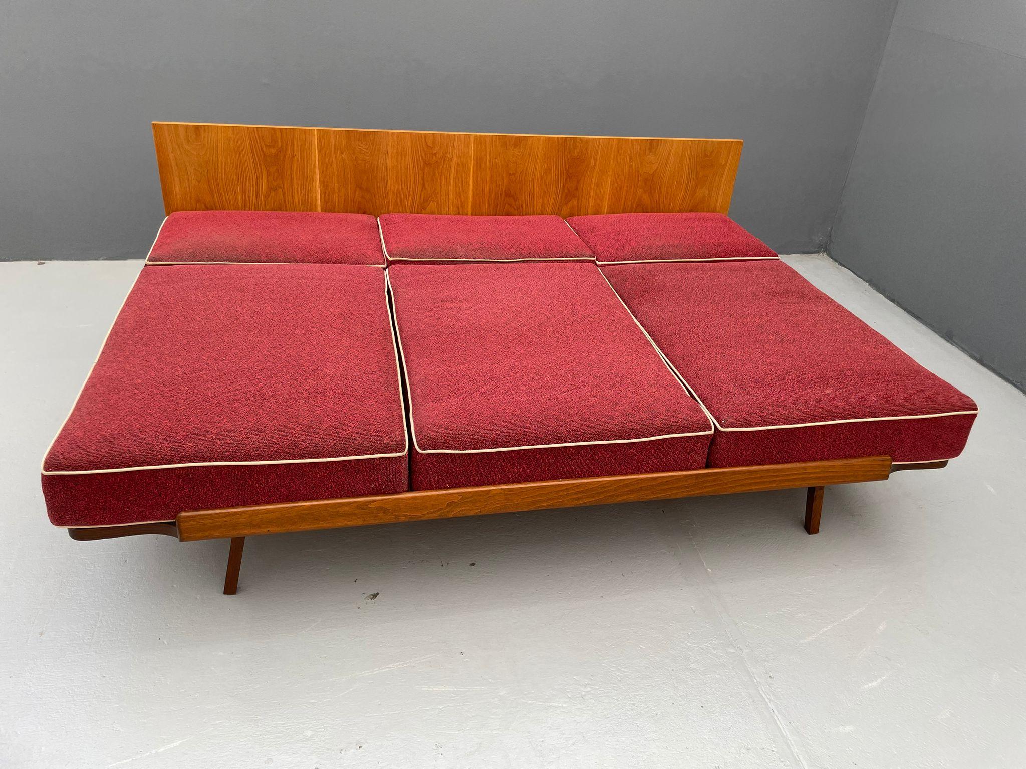 1950s Sofa Bed by Jindřich Halabala for UP Závody Rousínov, Czechoslovakia For Sale 3