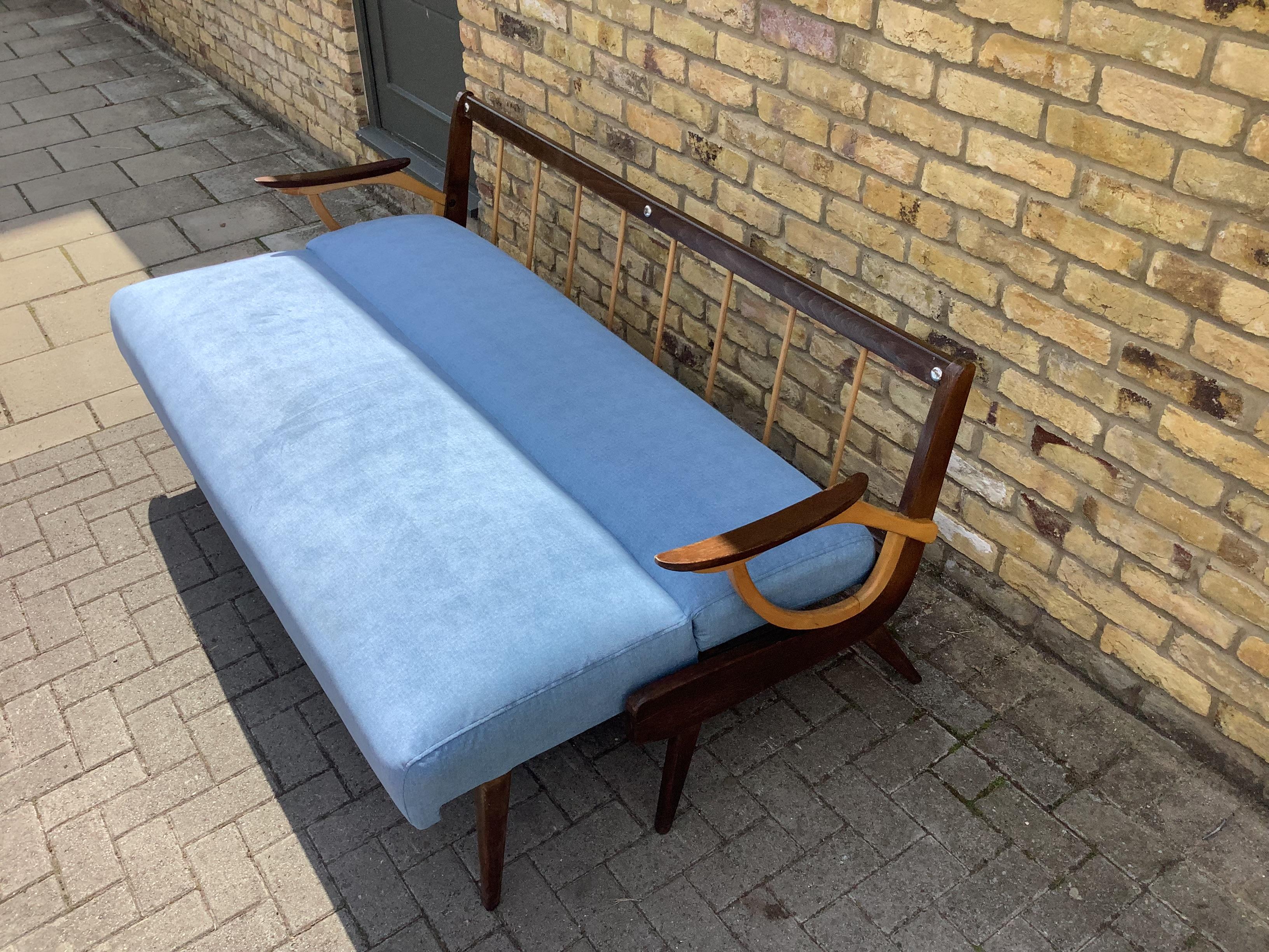 Mid-Century Modern 1950’s sofa bed/mid century modern daybed For Sale