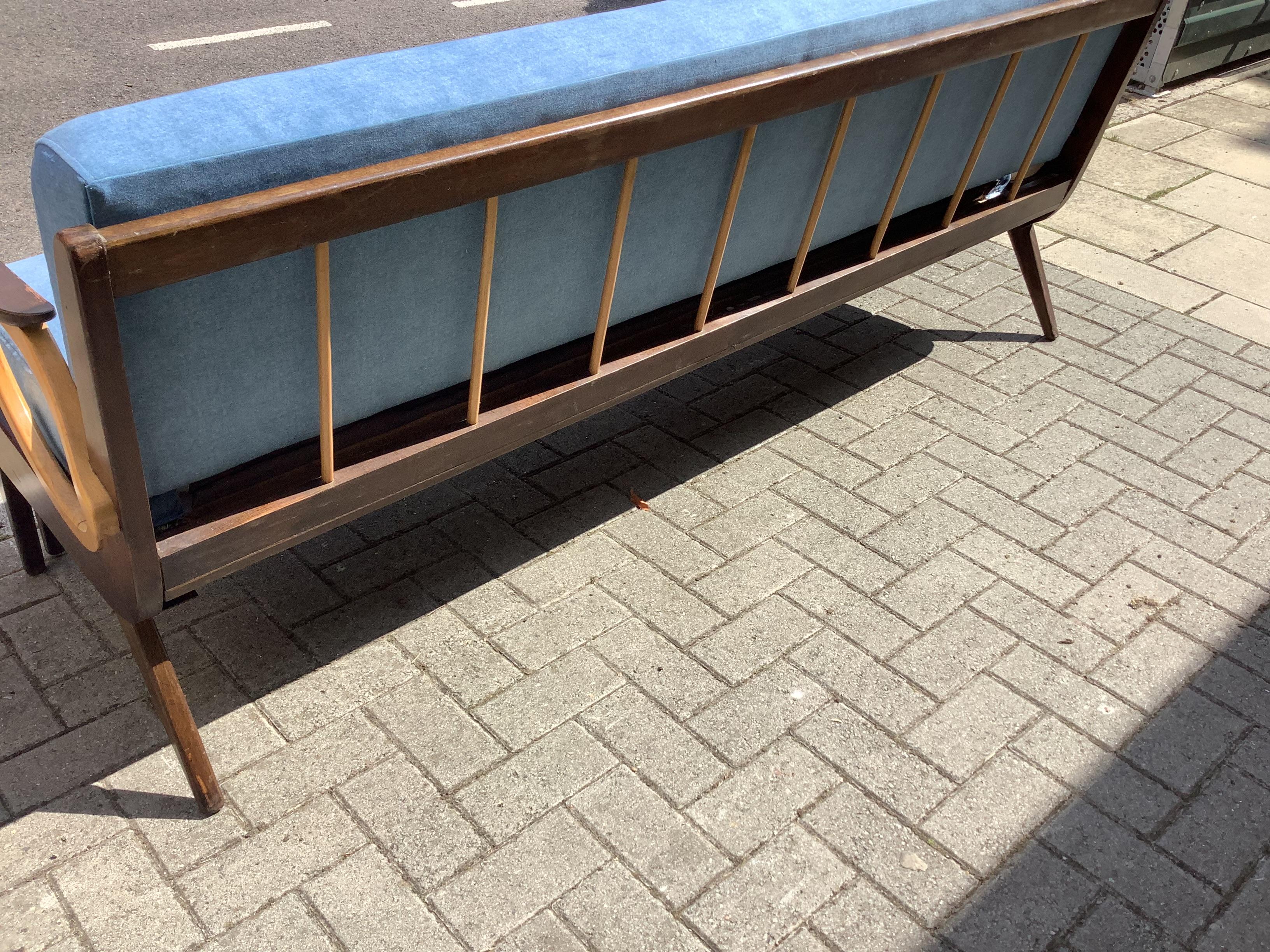 1950’s sofa bed/mid century modern daybed In Good Condition For Sale In London, Lambeth