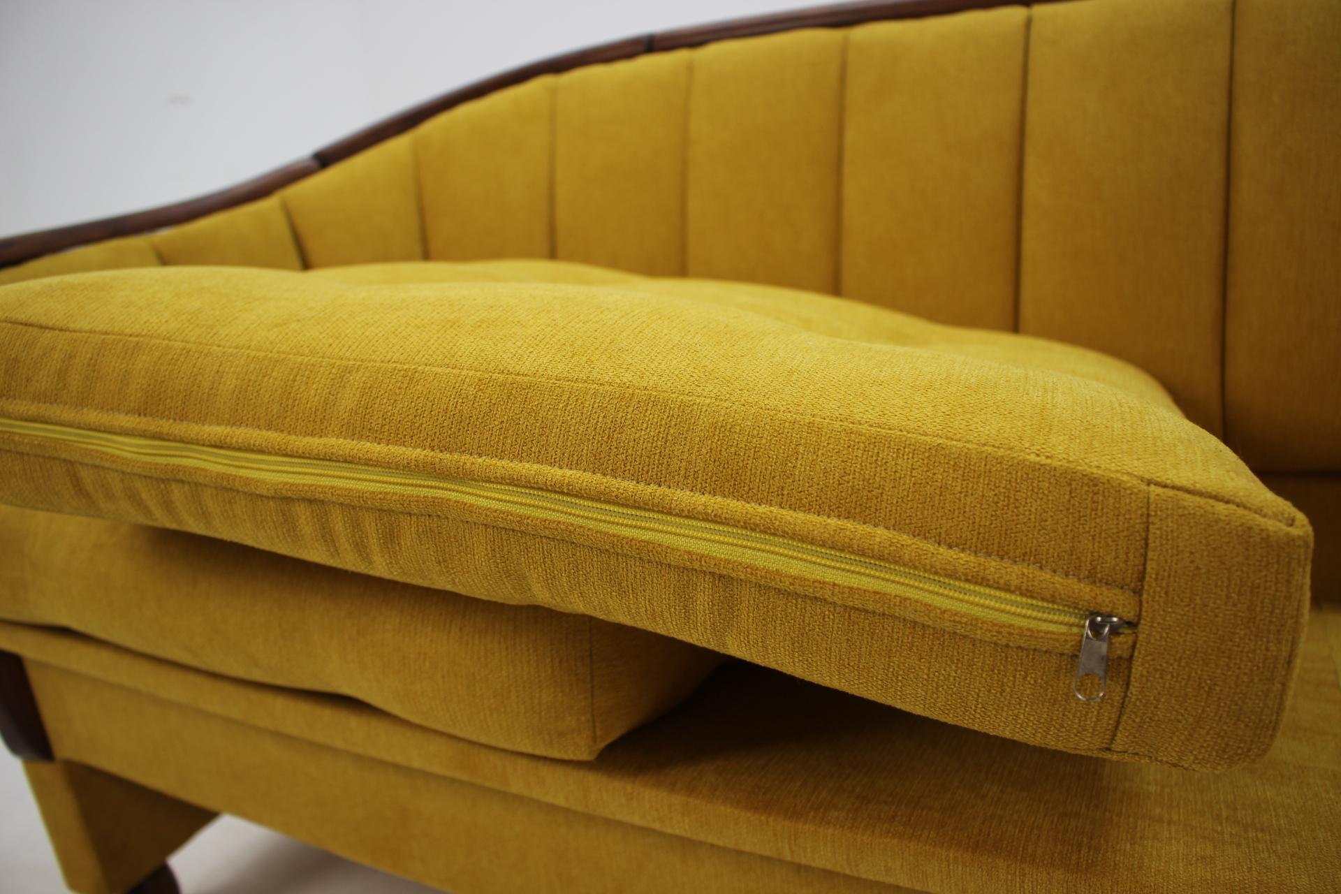 1950s Sofa in the Style of Gio Ponti, Italy 6