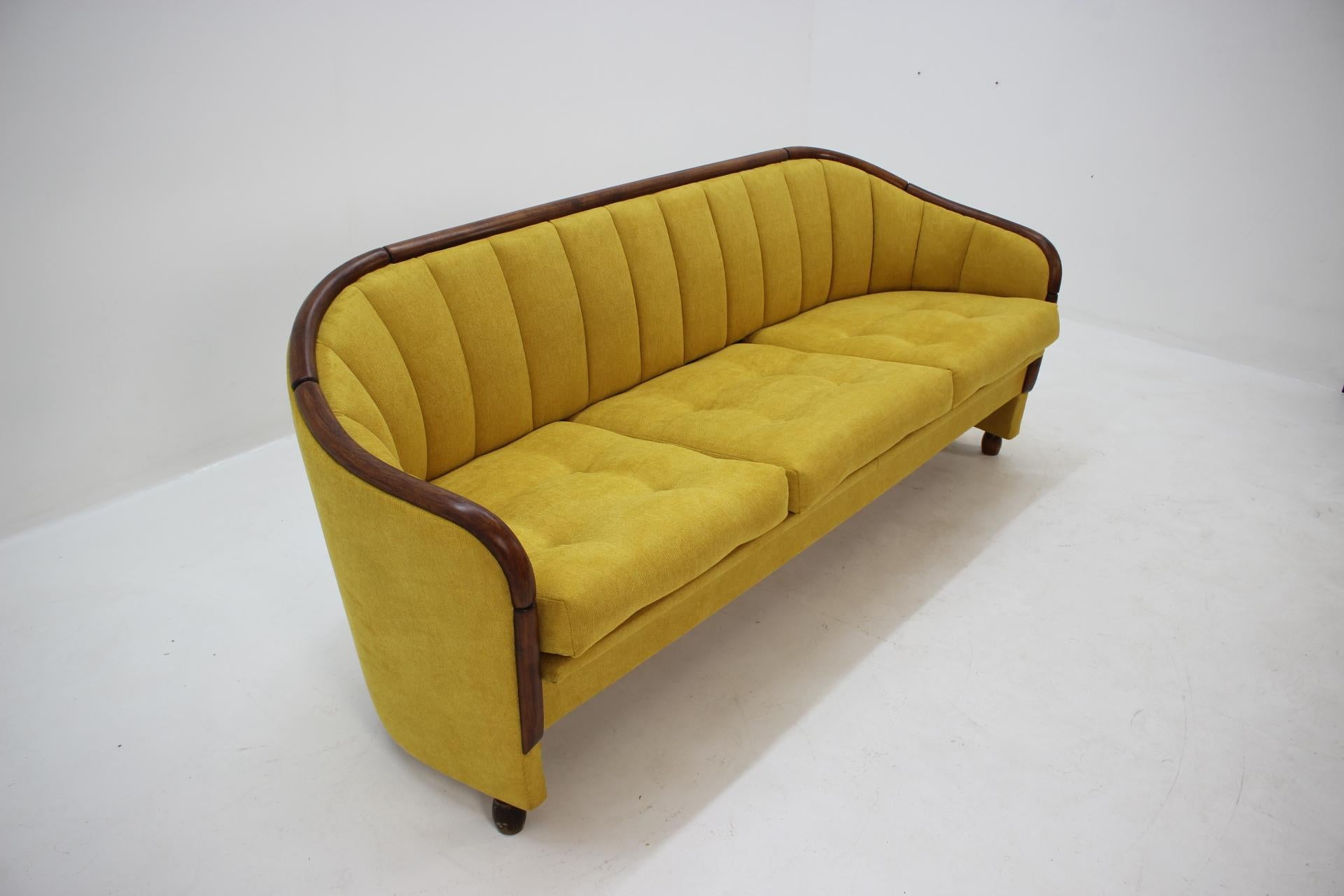 Mid-Century Modern 1950s Sofa in the Style of Gio Ponti, Italy