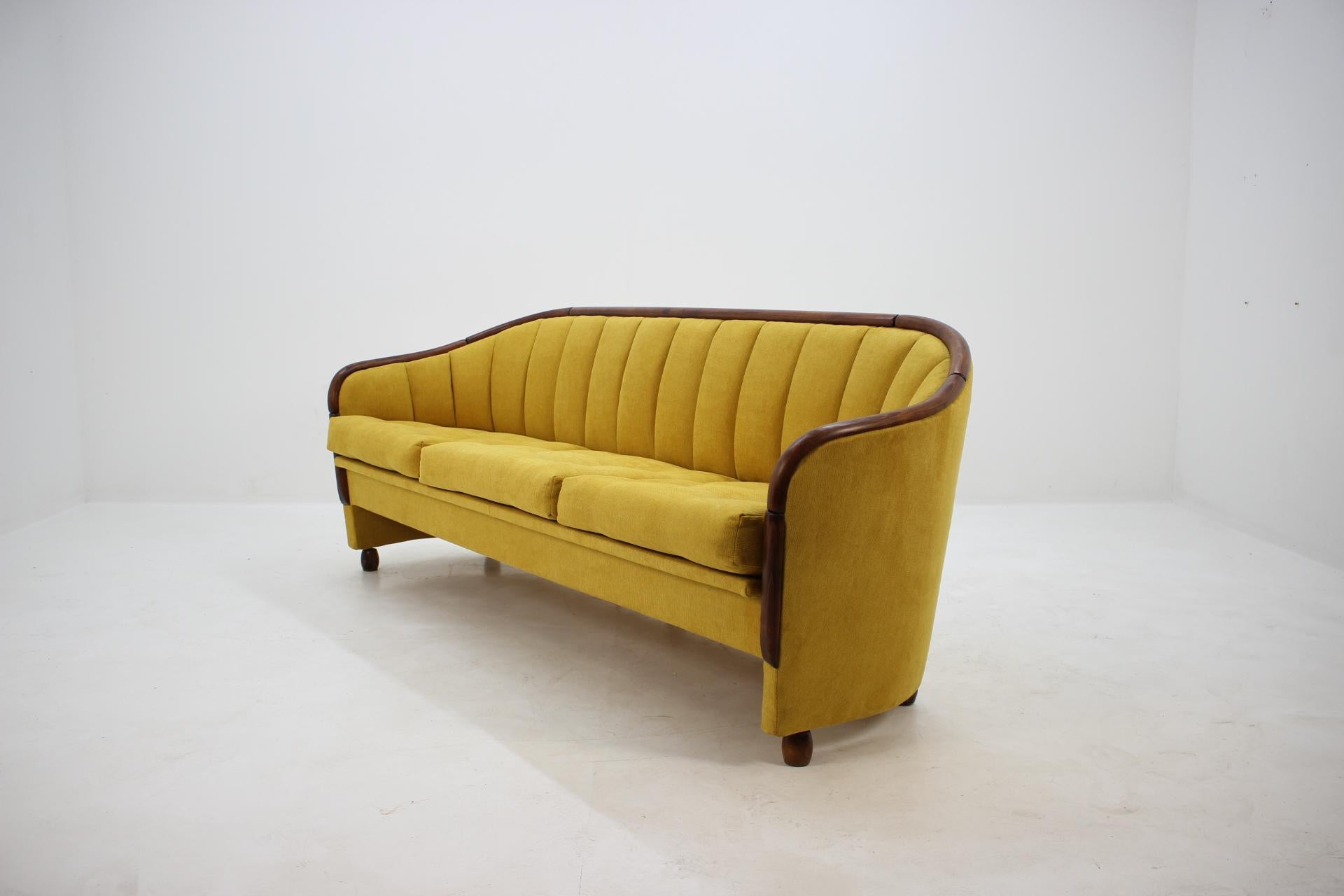 Mid-20th Century 1950s Sofa in the Style of Gio Ponti, Italy