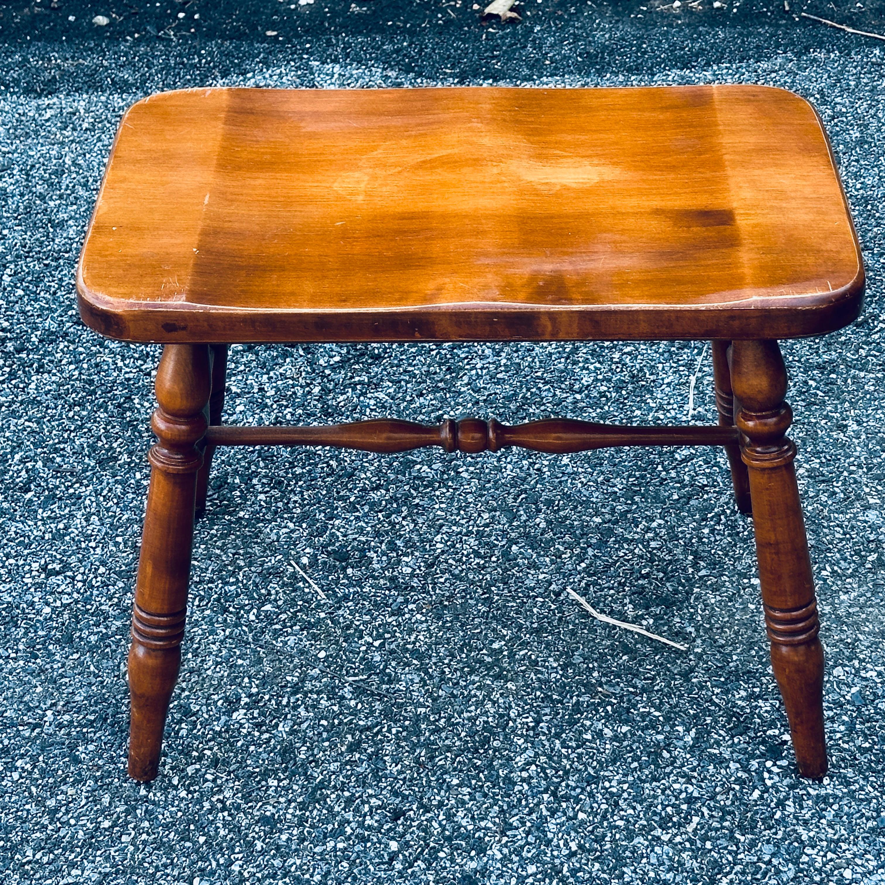 Vintage hand crafted all solid maple single bench seat, low stool, or footstool. Nicely shaped seat and turned legs with stretchers. 