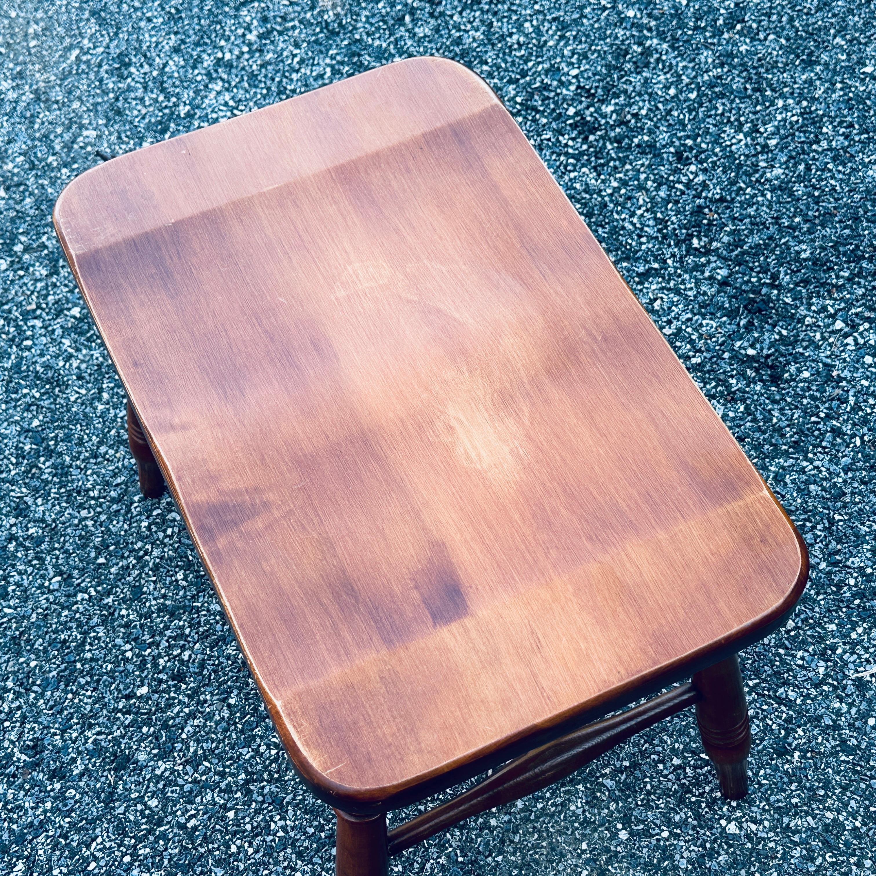 American Colonial 1950's Solid Maple Windsor Bench or Low Stool With Turned Legs & Shaped Seat For Sale