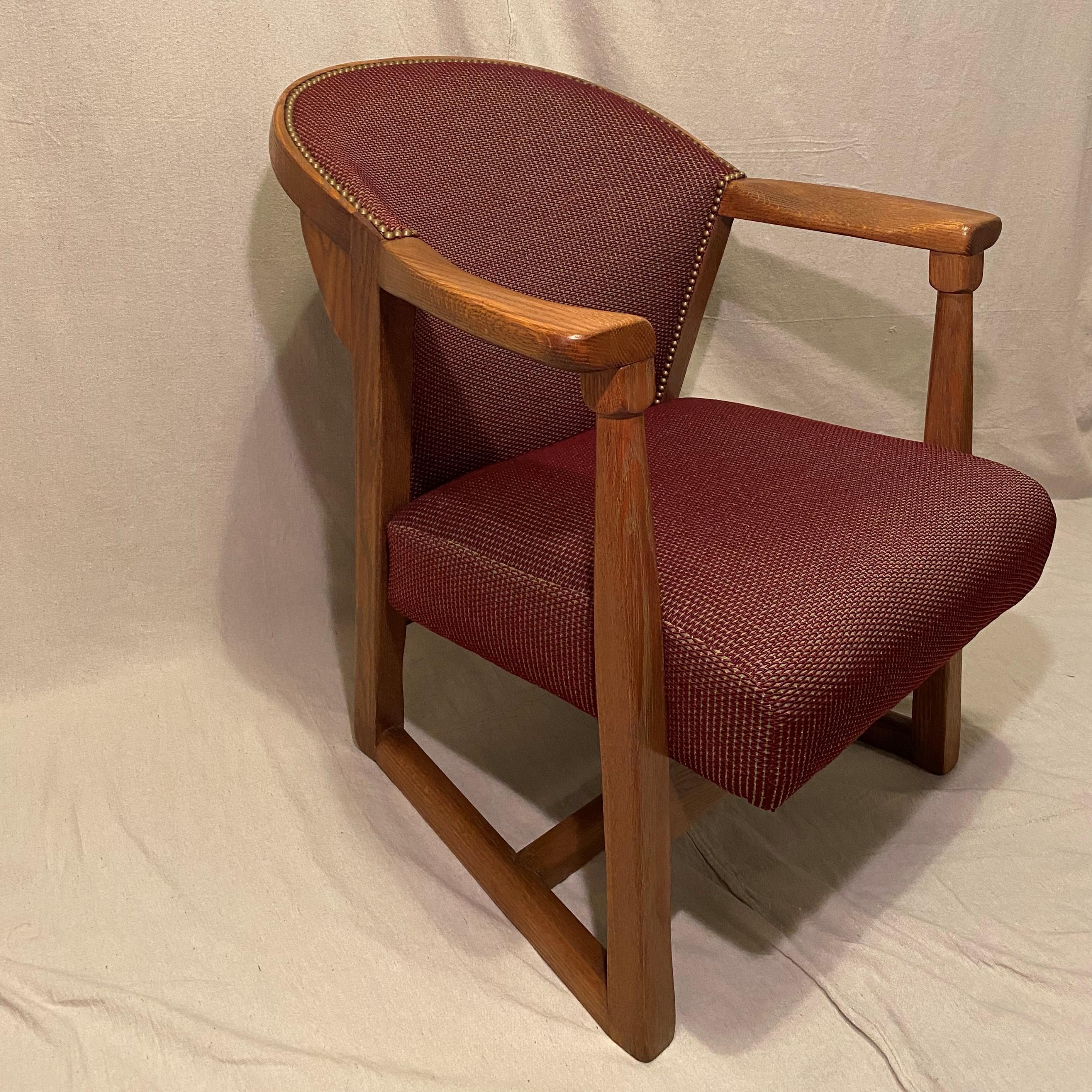 La tumbona de madera más cómoda en la que me he sentado nunca. Diseñado por Jack Van der Molen para la Jamestown Lounge Furniture Company durante la década de 1950.
Construida en roble blanco macizo con un acabado transparente, es sólida y robusta,