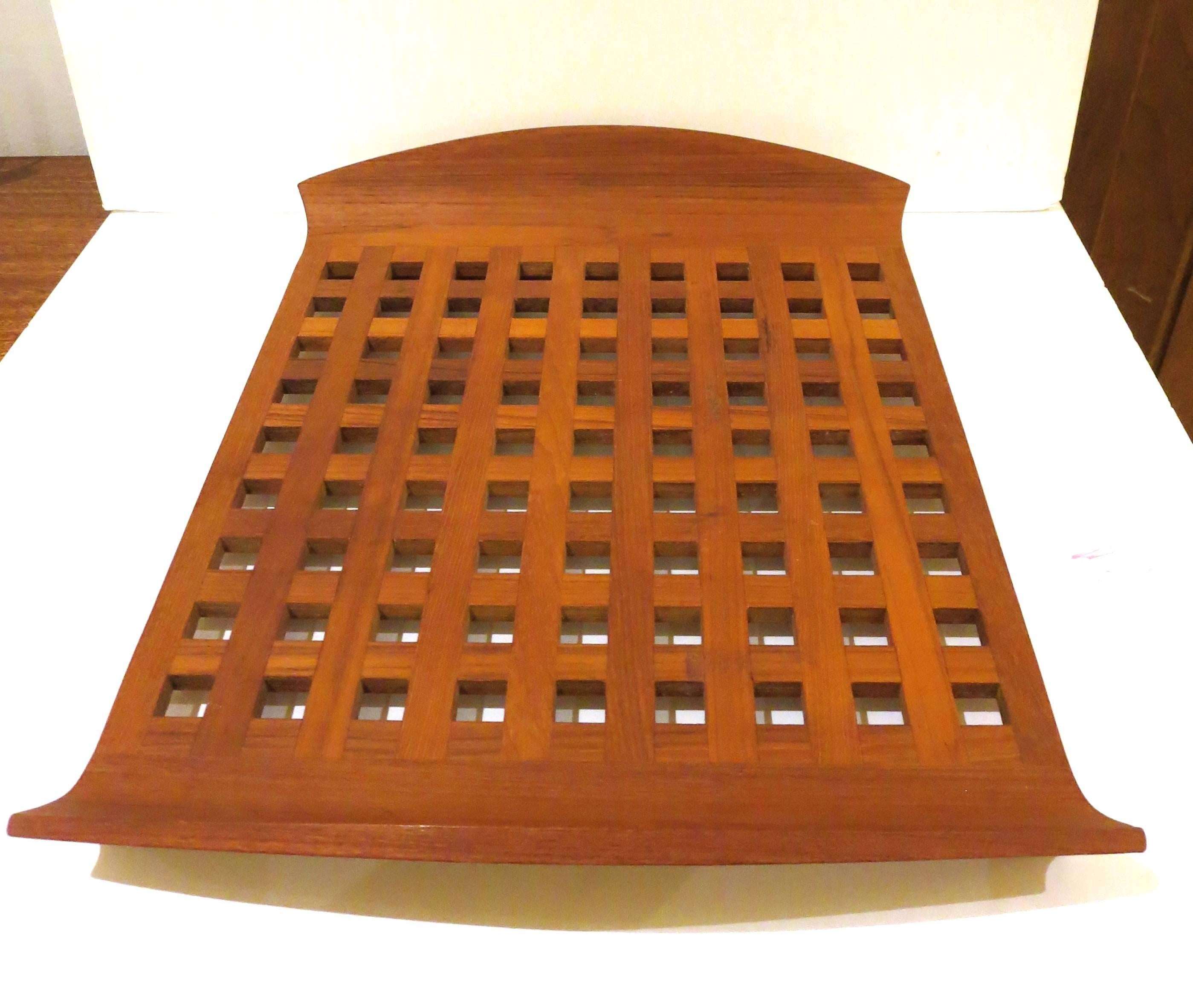 Beautiful design on this large solid teak, tray designed by Quistgaard for Dansk, circa 1950s, great condition with raised edges, incredible craftsmanship.