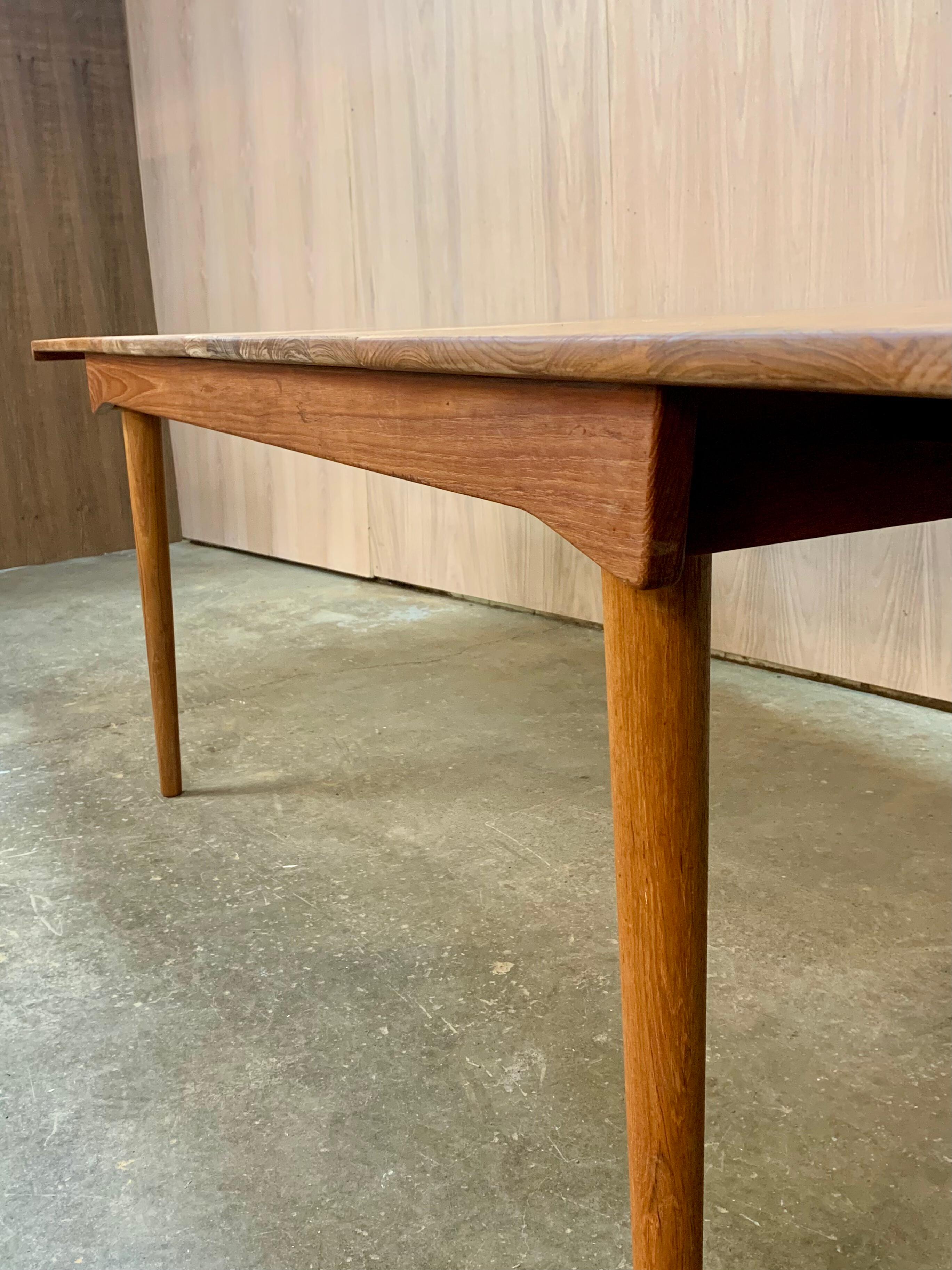 1950s Solid Teak Dining Table by Finn Juhl For Sale 3
