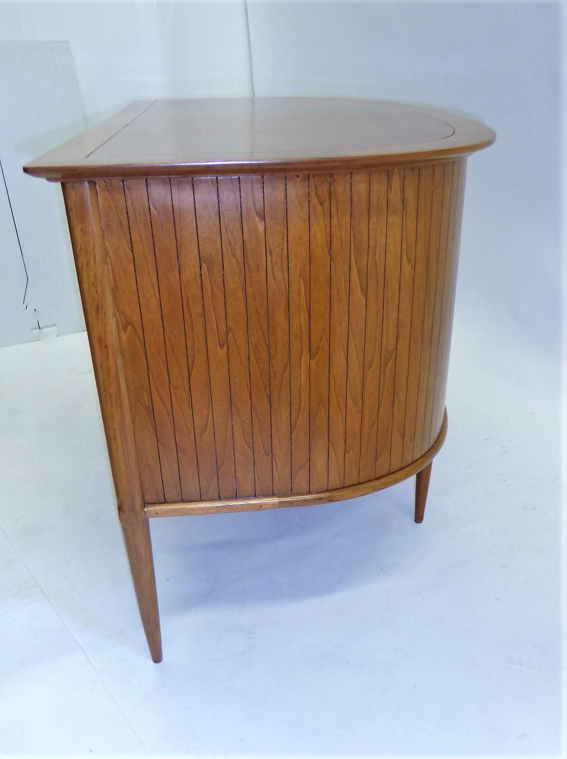 1950s Sophisticates Walnut Desk by John Lubberts & Lambert Mulder for Tomlinson 2