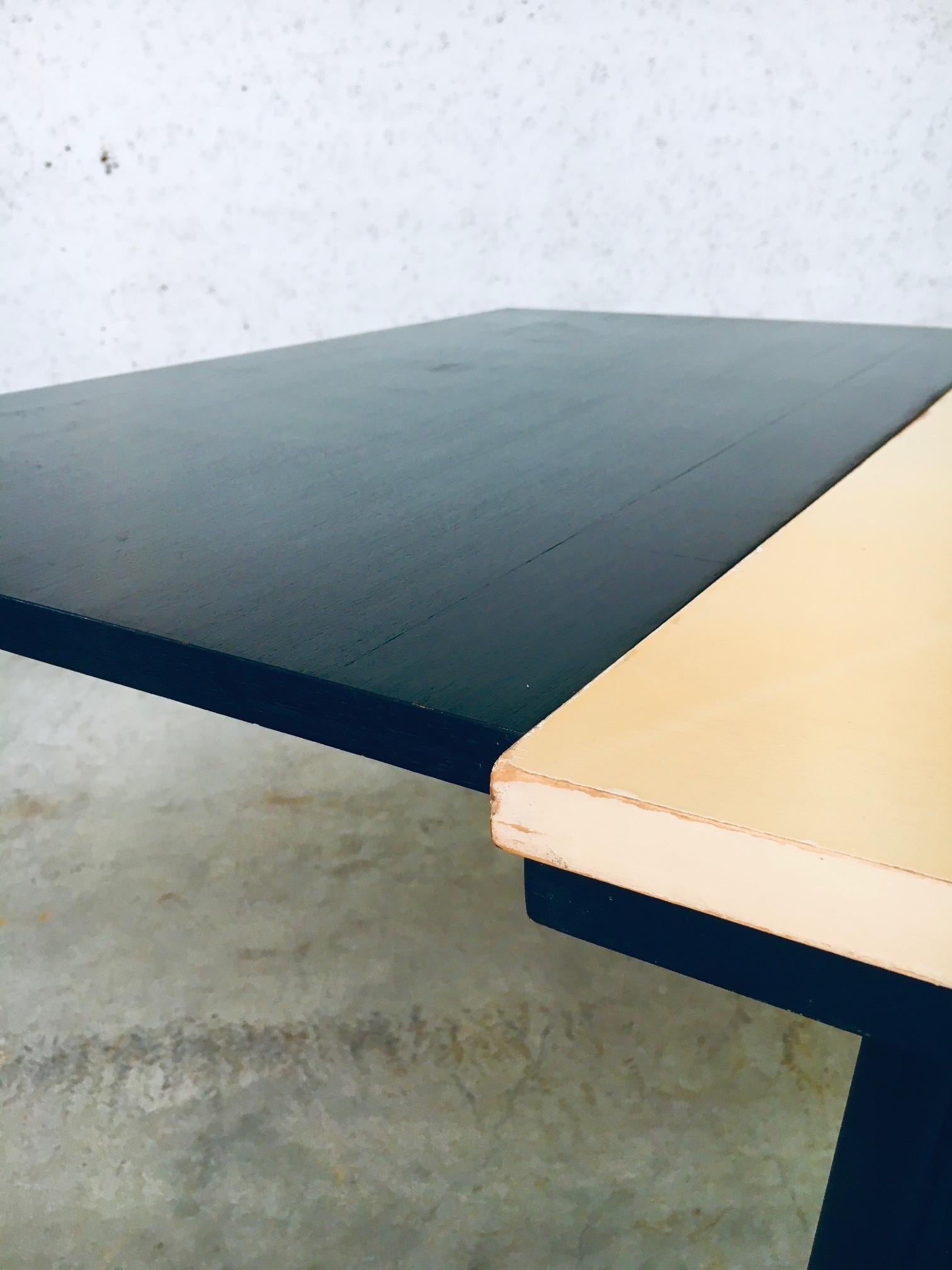 1950's Space Age Design Extendable Dining Table For Sale 4