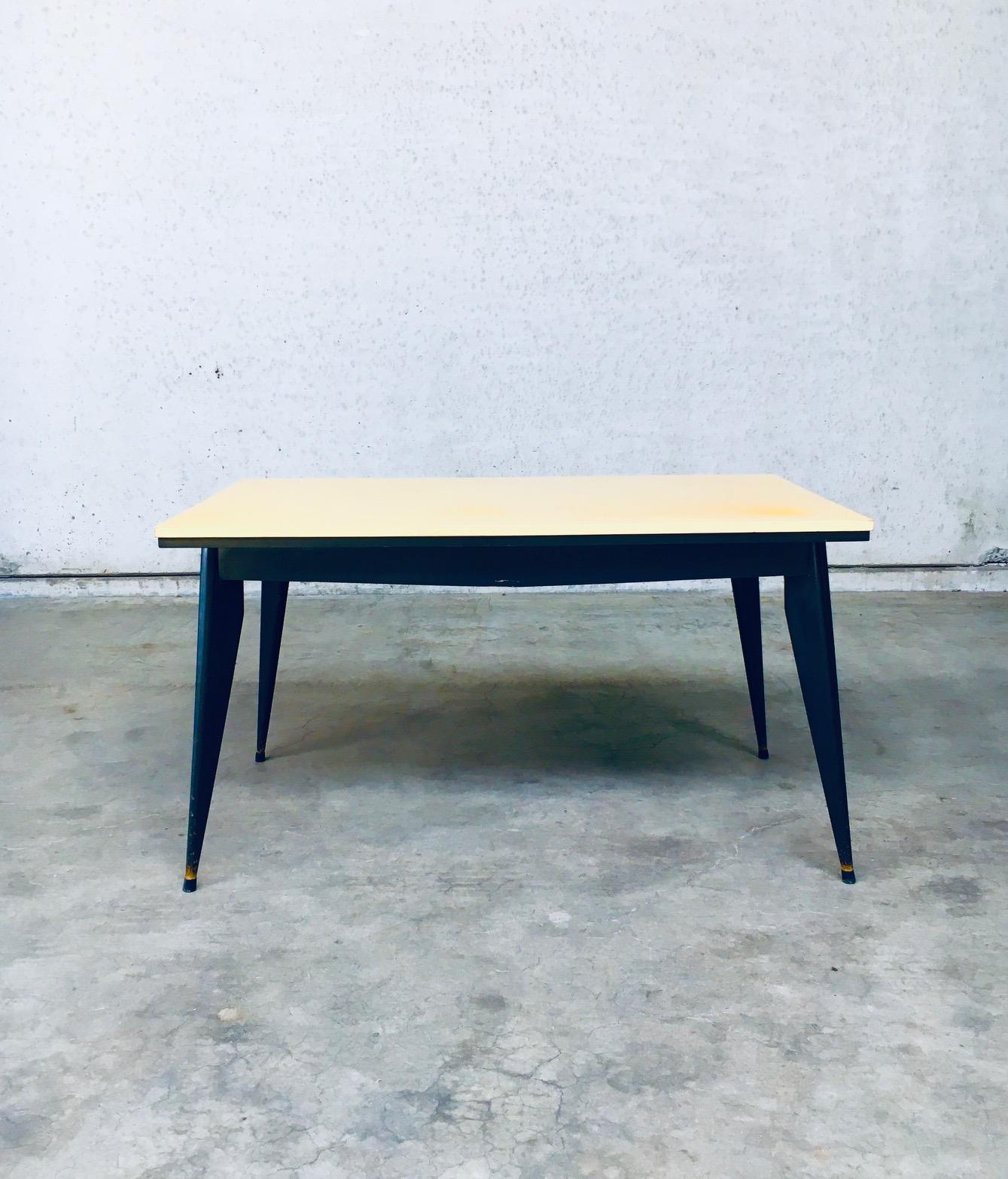 French 1950's Space Age Design Extendable Dining Table For Sale
