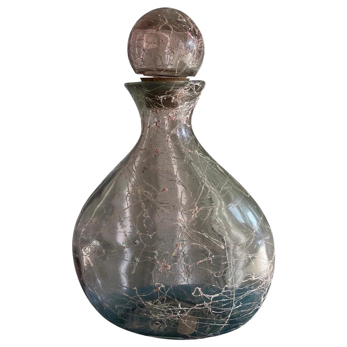 Grande carafe en verre améthyste avec bouchon Spaghetti des années 1950