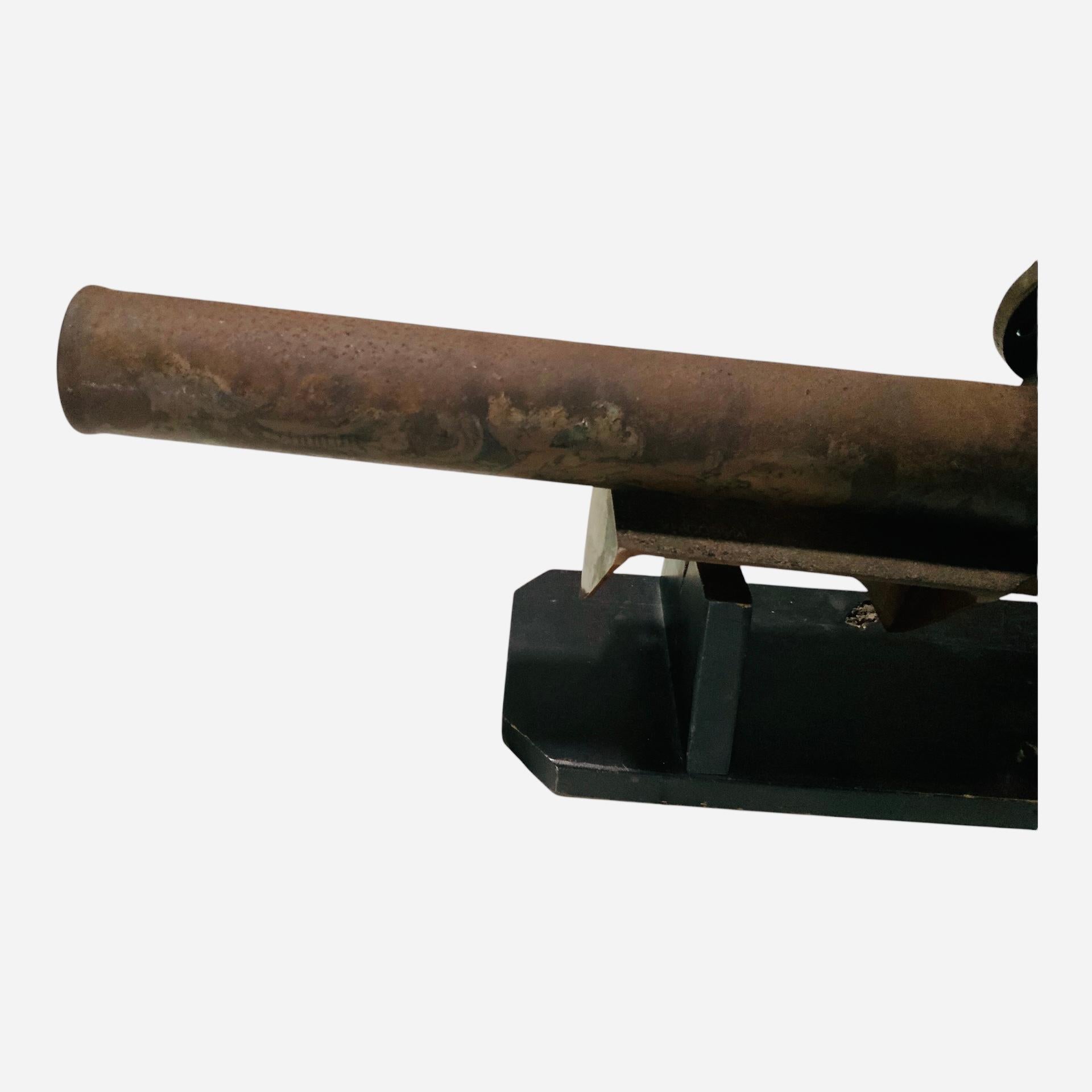 Mortero de la Armada Española de 1950 Moderno de mediados de siglo en venta