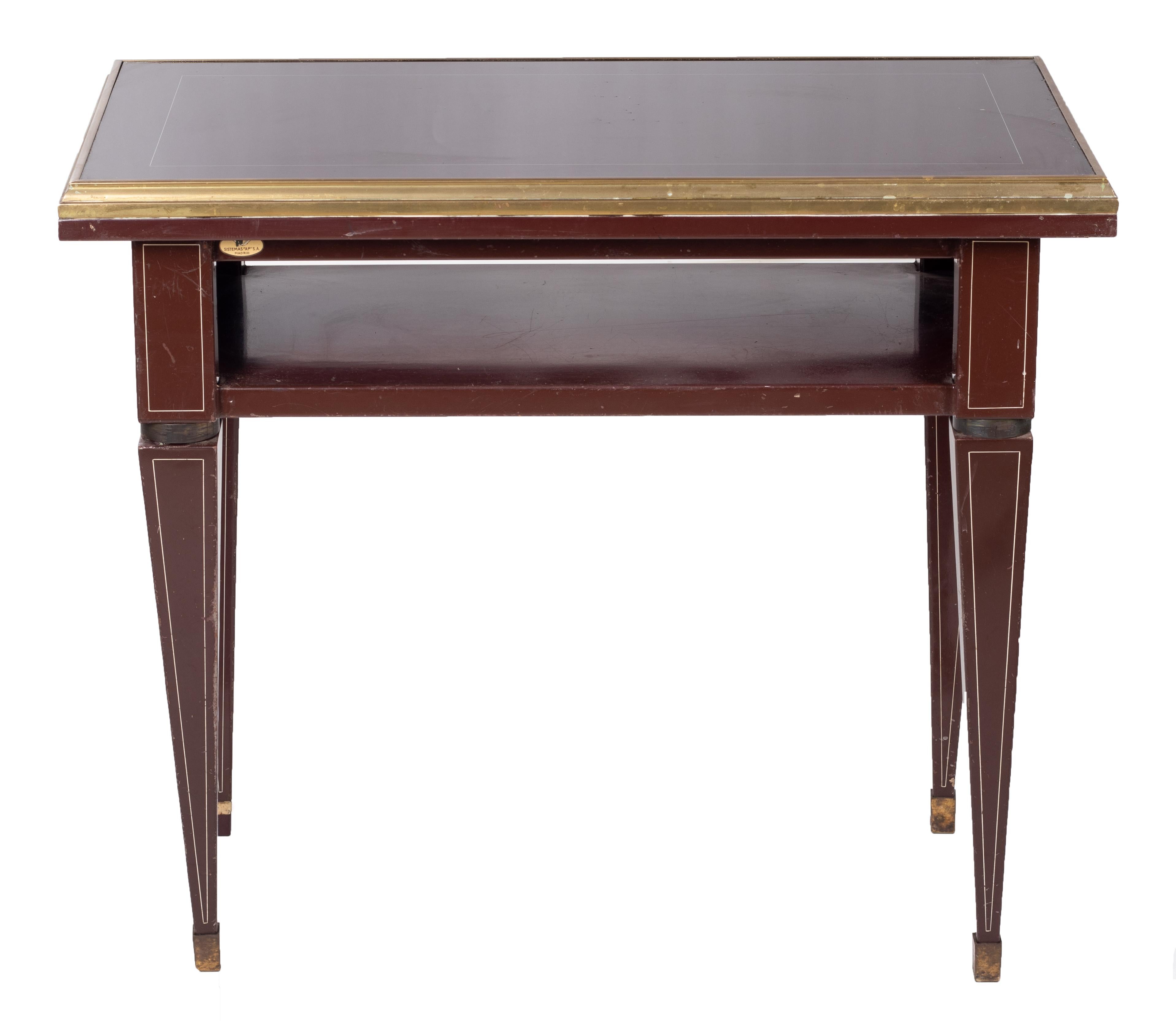 office desk in spanish