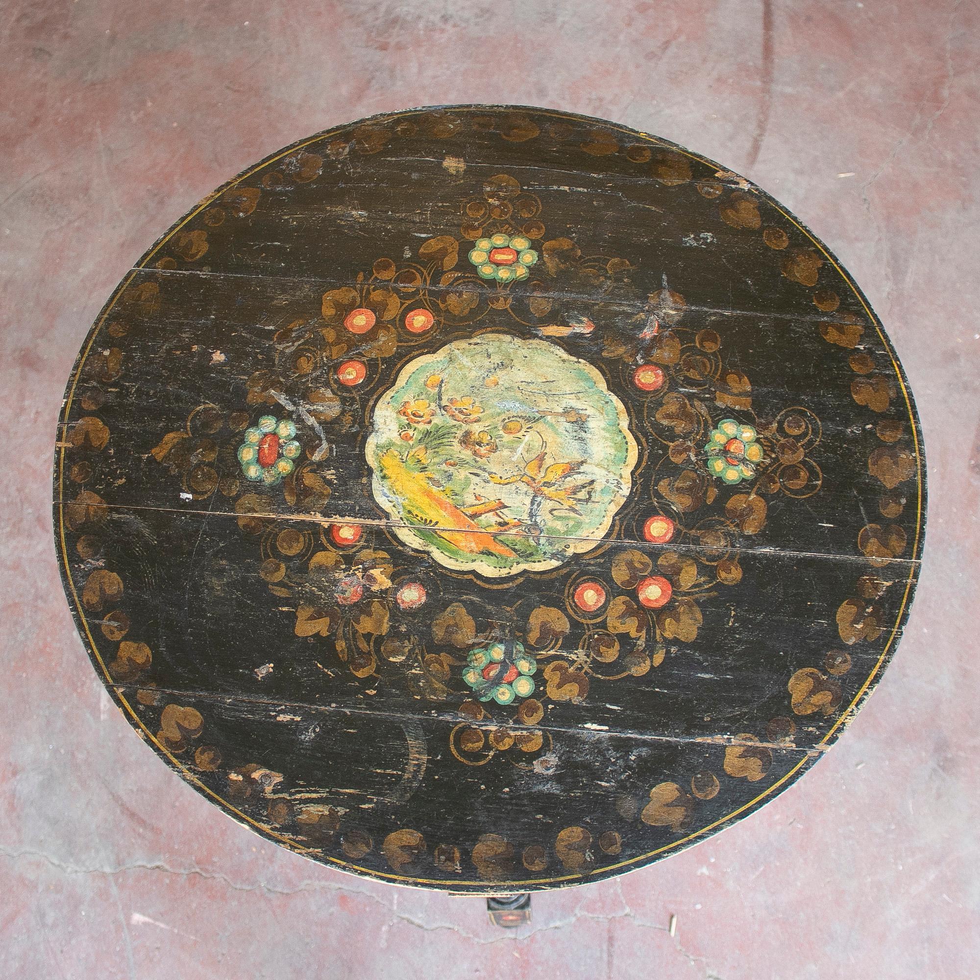1950s Spanish Andalusian Painted Black Round Table  In Good Condition In Marbella, ES