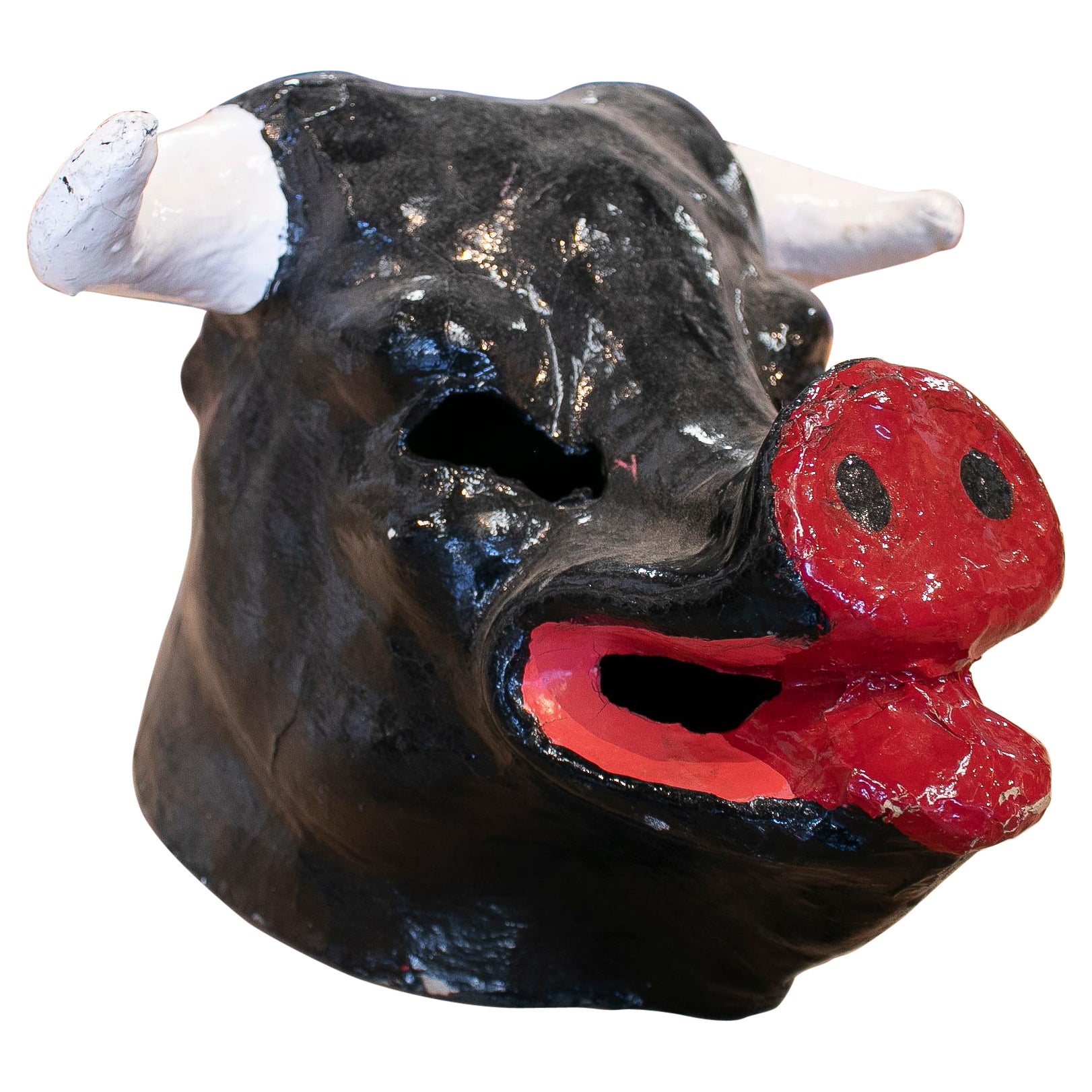 Maschera da festival spagnola del 1950 con testa di toro dipinta a mano in cartapesta