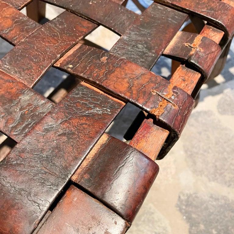 1950s Spanish Colonial Four Woven Leather Chairs Style Luis Barragán Mexico In Fair Condition For Sale In Chula Vista, CA