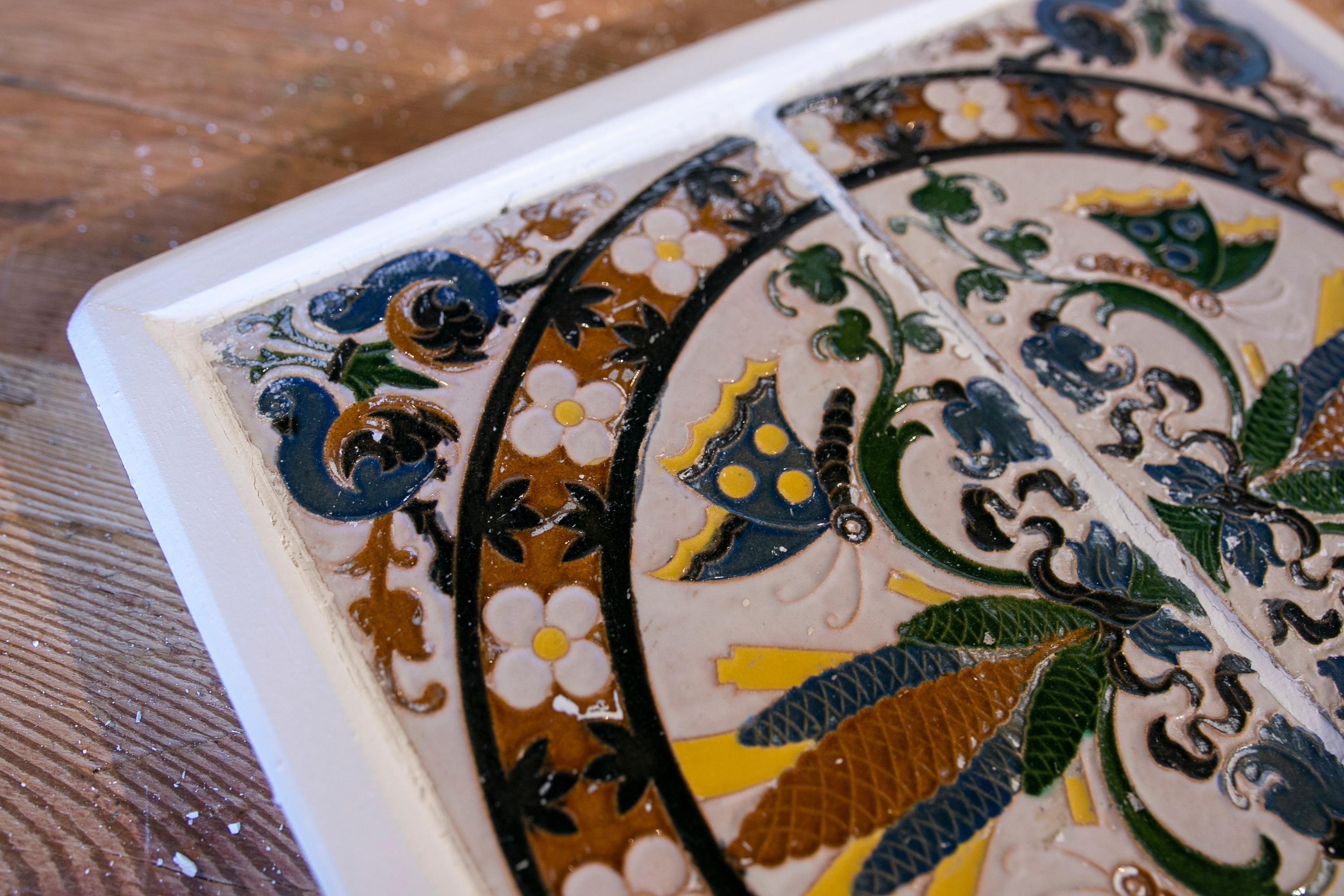 Teja Decorativa Española de los Años 50 Enmarcada en Madera de Diferentes Colores en venta 4