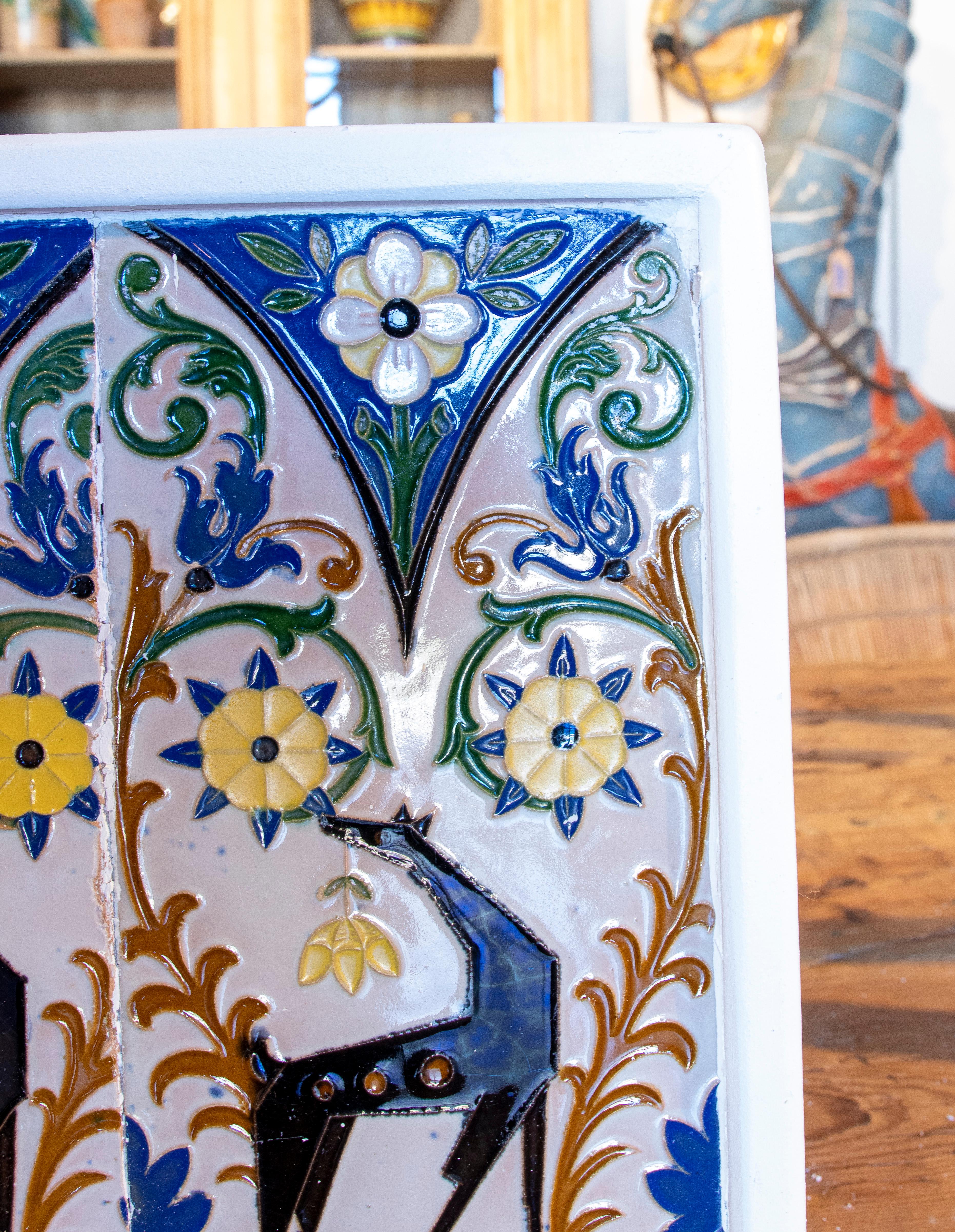 Carreau décoratif espagnol des années 1950 encadré dans du bois de différentes couleurs Bon état - En vente à Marbella, ES