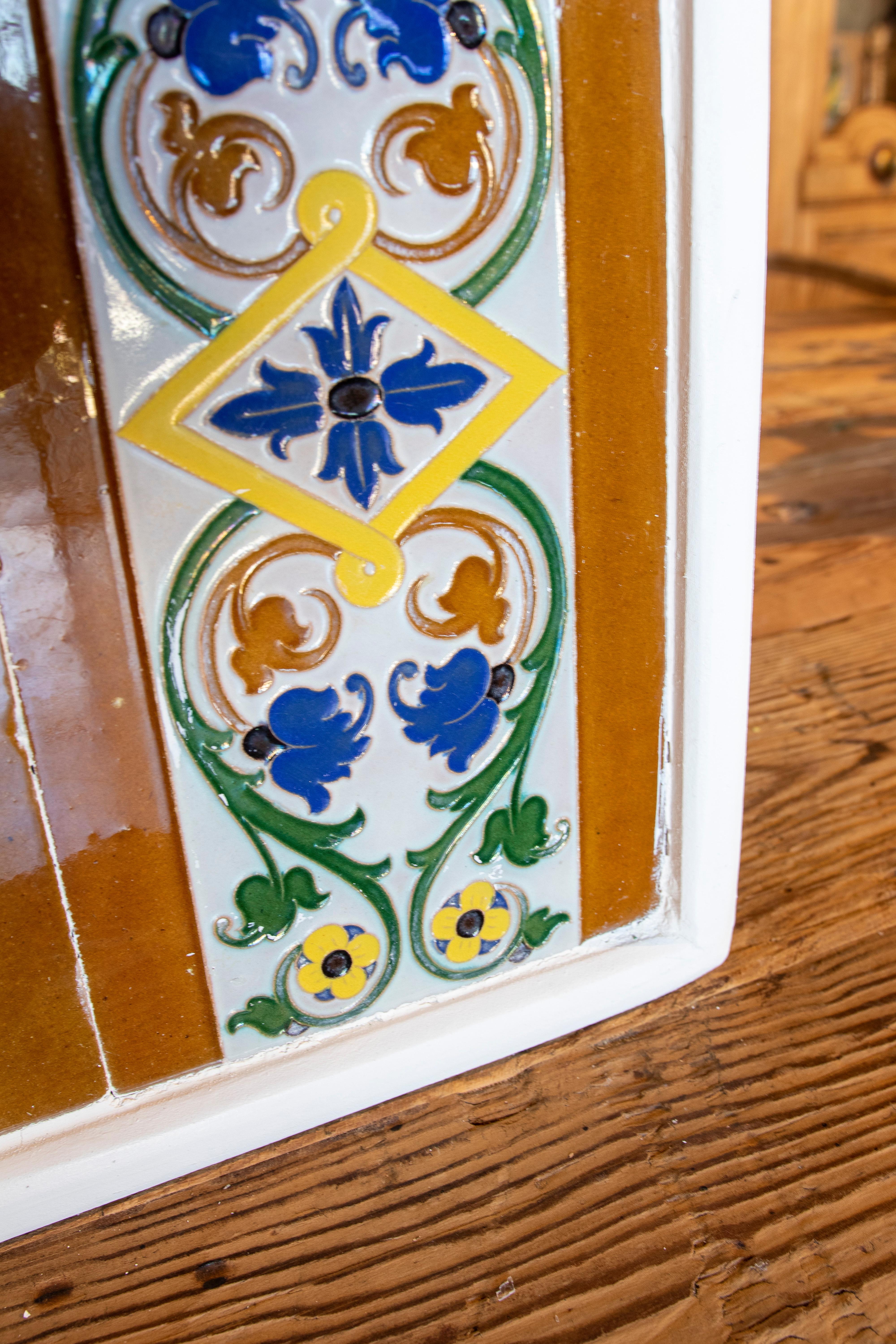 1950s Spanish Decorative Tile Framed in Wood in Different Colours For Sale 3