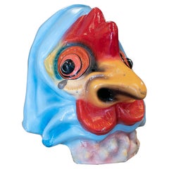 Máscara de fiesta española de los años 50 pintada a mano con cabeza de gallo de papel maché