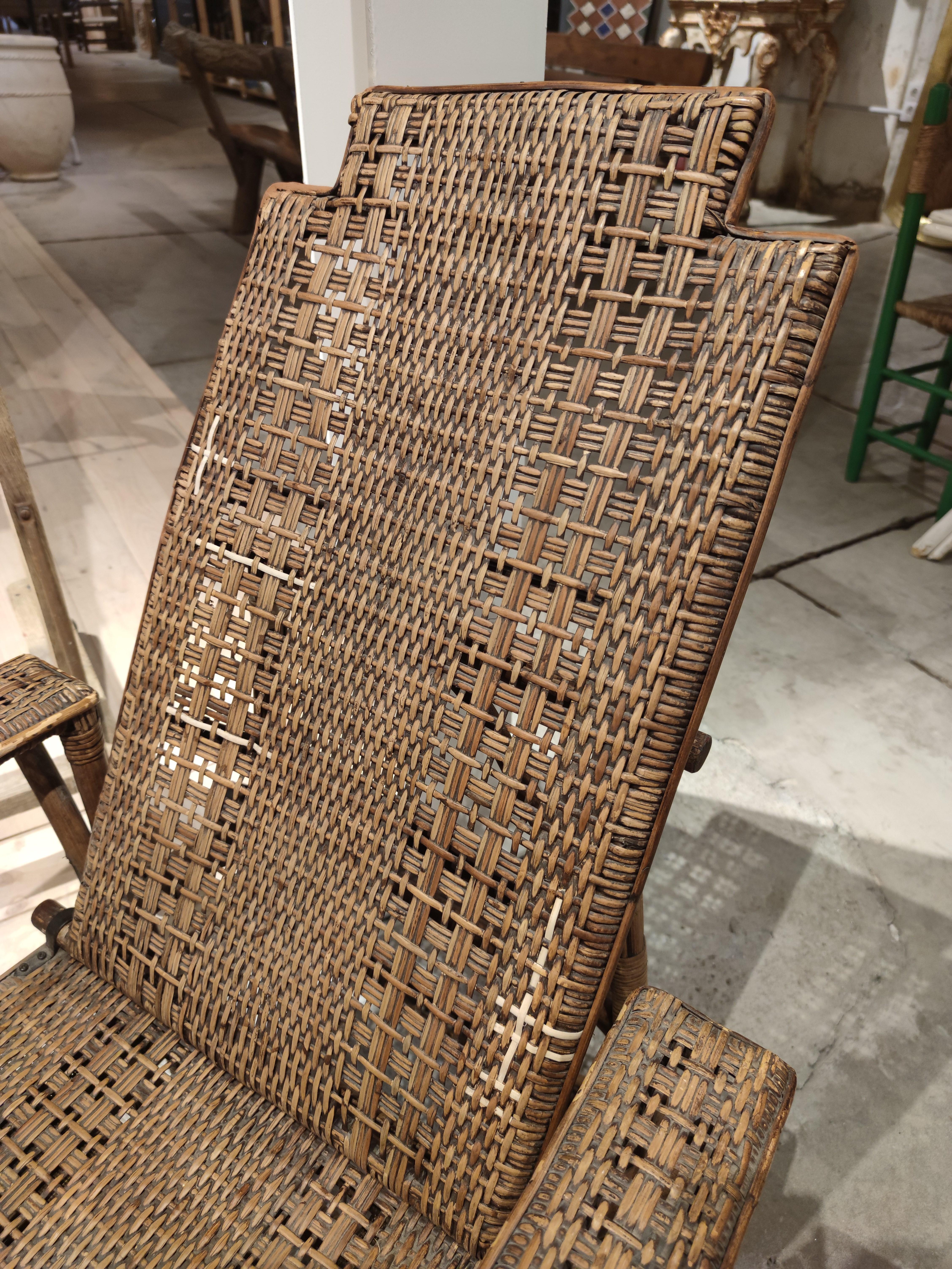 1950s Spanish Hand Woven Wicker Pool Deck Sunbathing Lounge Chair In Good Condition In Marbella, ES