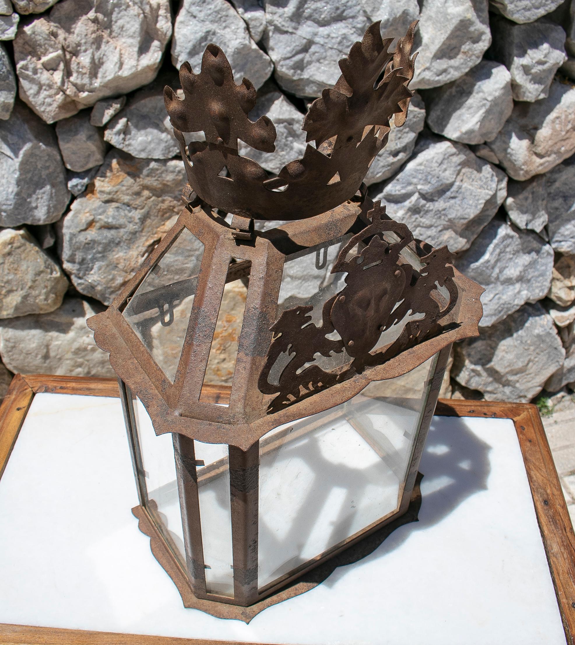 1950s Spanish Iron Wall Lantern w/ Glass Panels In Good Condition For Sale In Marbella, ES