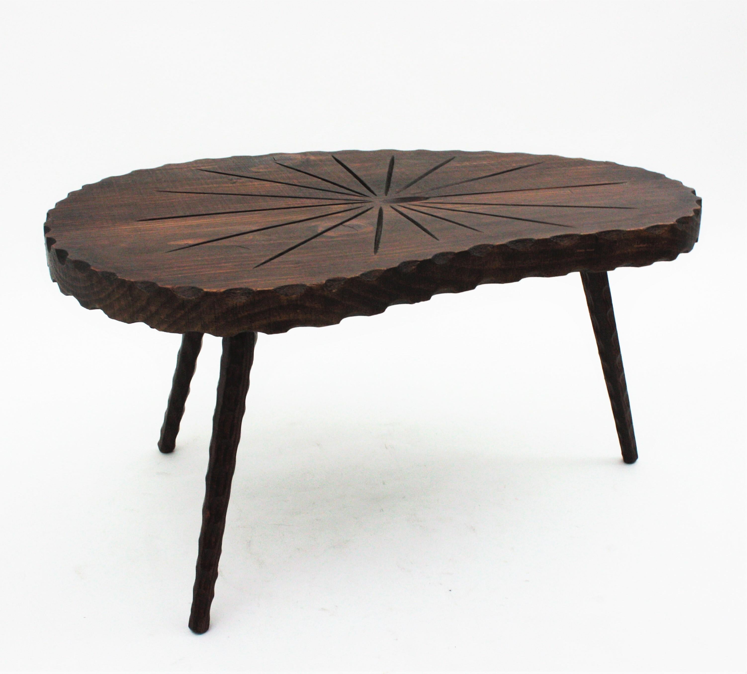 1950s Spanish Kidney Coffee Table in Carved Wood For Sale 5