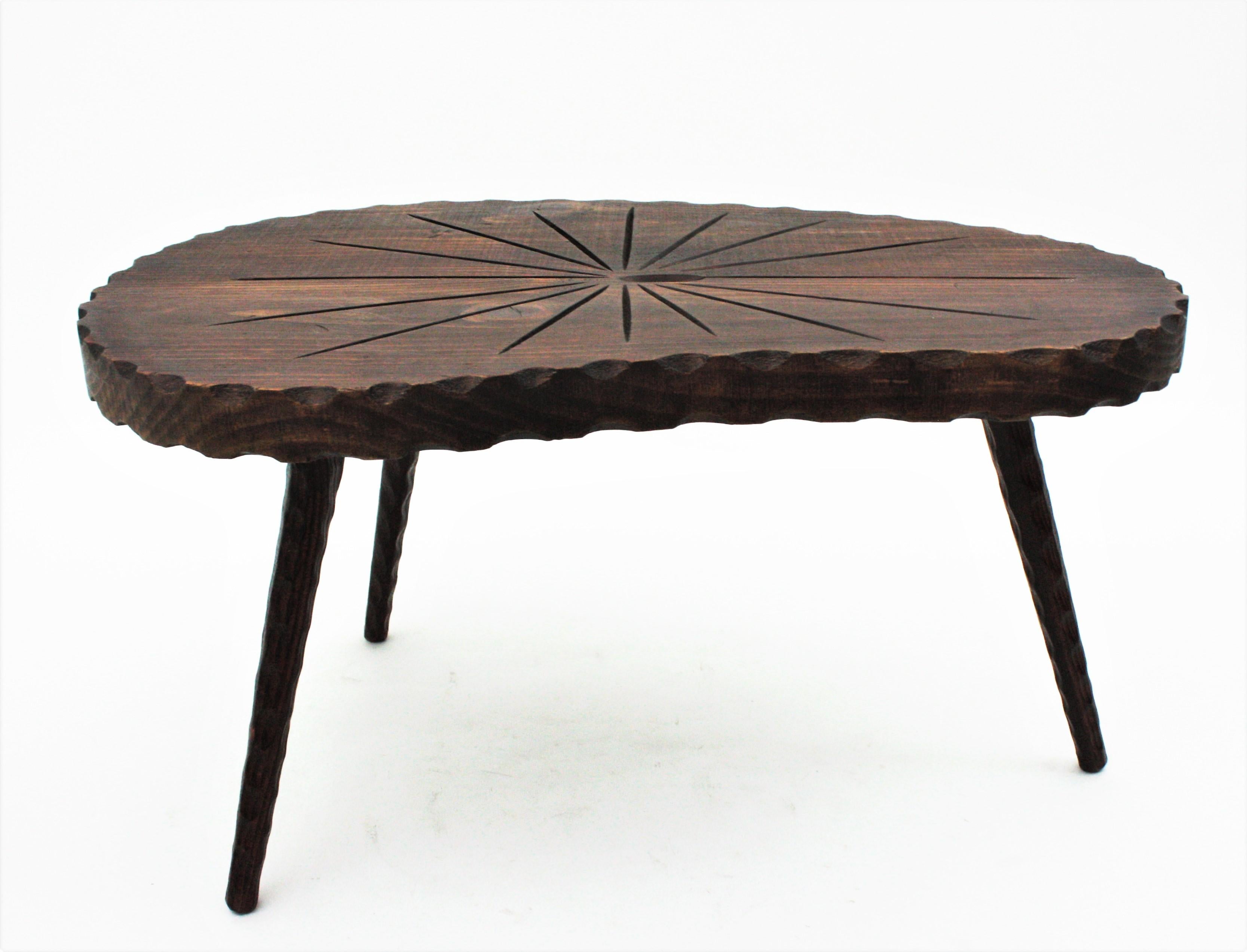 1950s Spanish Kidney Coffee Table in Carved Wood For Sale 6