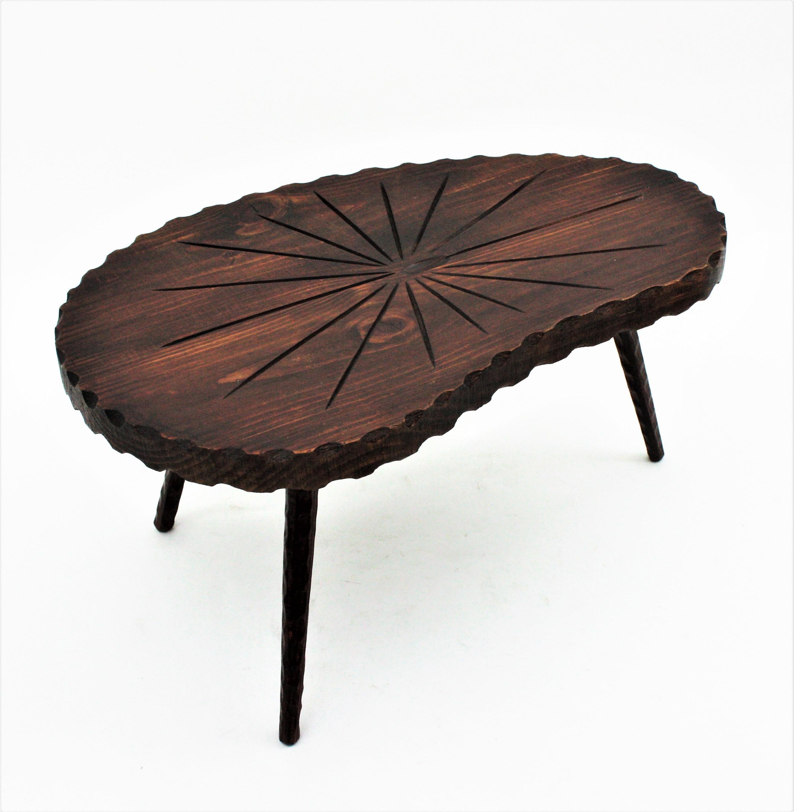1950s Spanish Kidney Coffee Table in Carved Wood For Sale 7