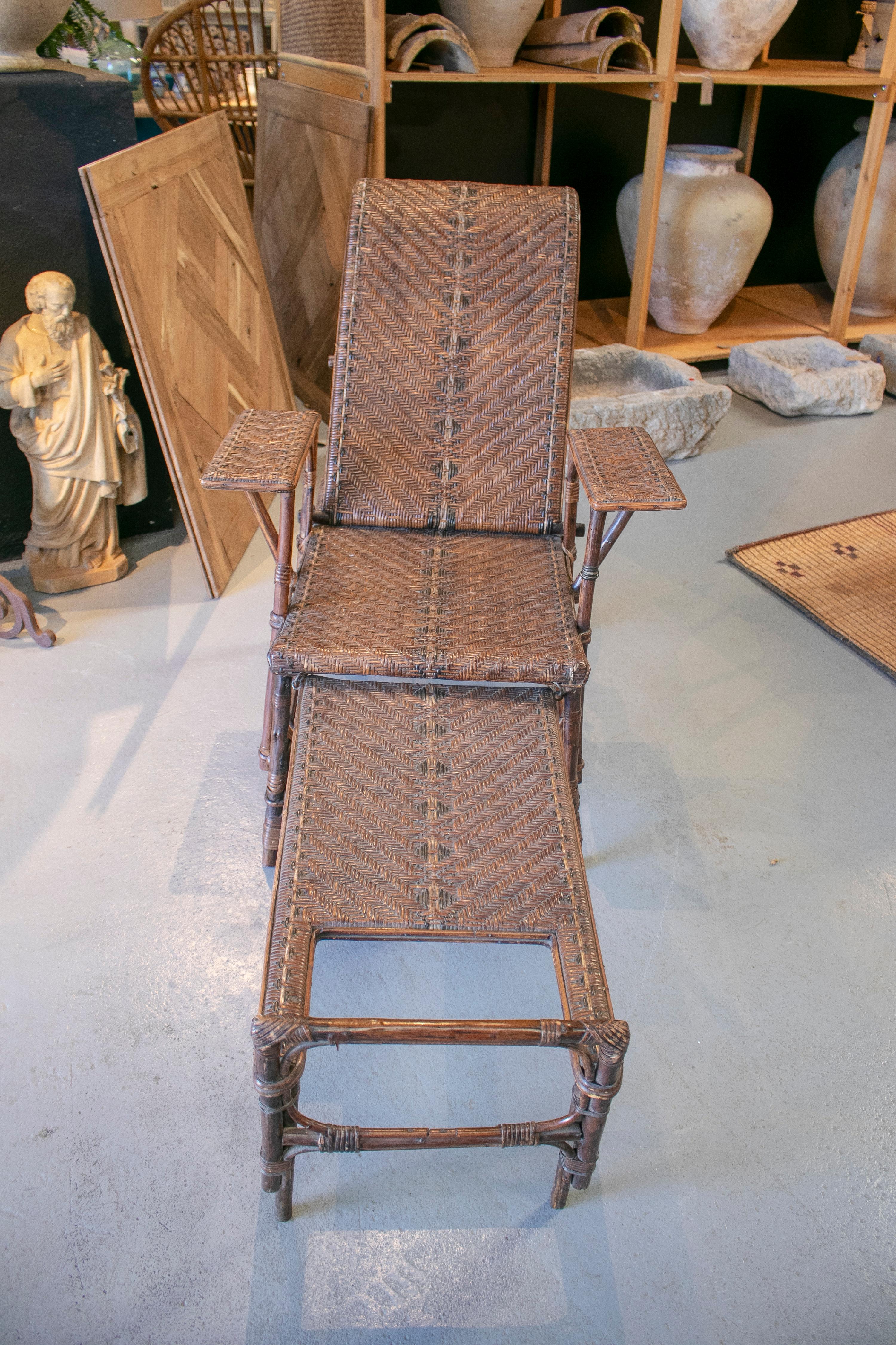 20th Century 1950s Spanish Outdoor Wicker and Bamboo Arm Chaise-Longue For Sale