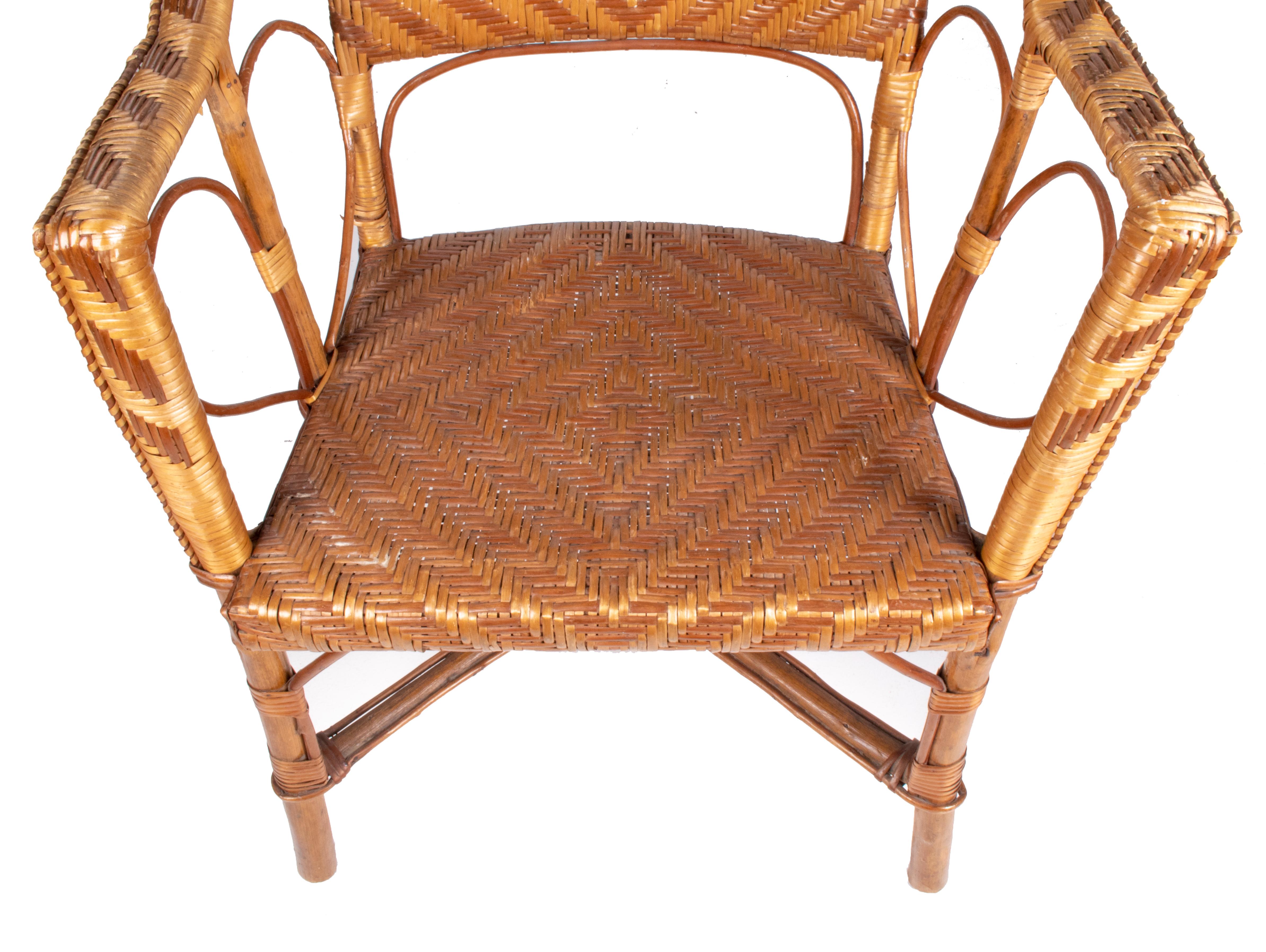 Osier Paire de chaises espagnoles des années 1950 en osier sur cadre en bois en vente