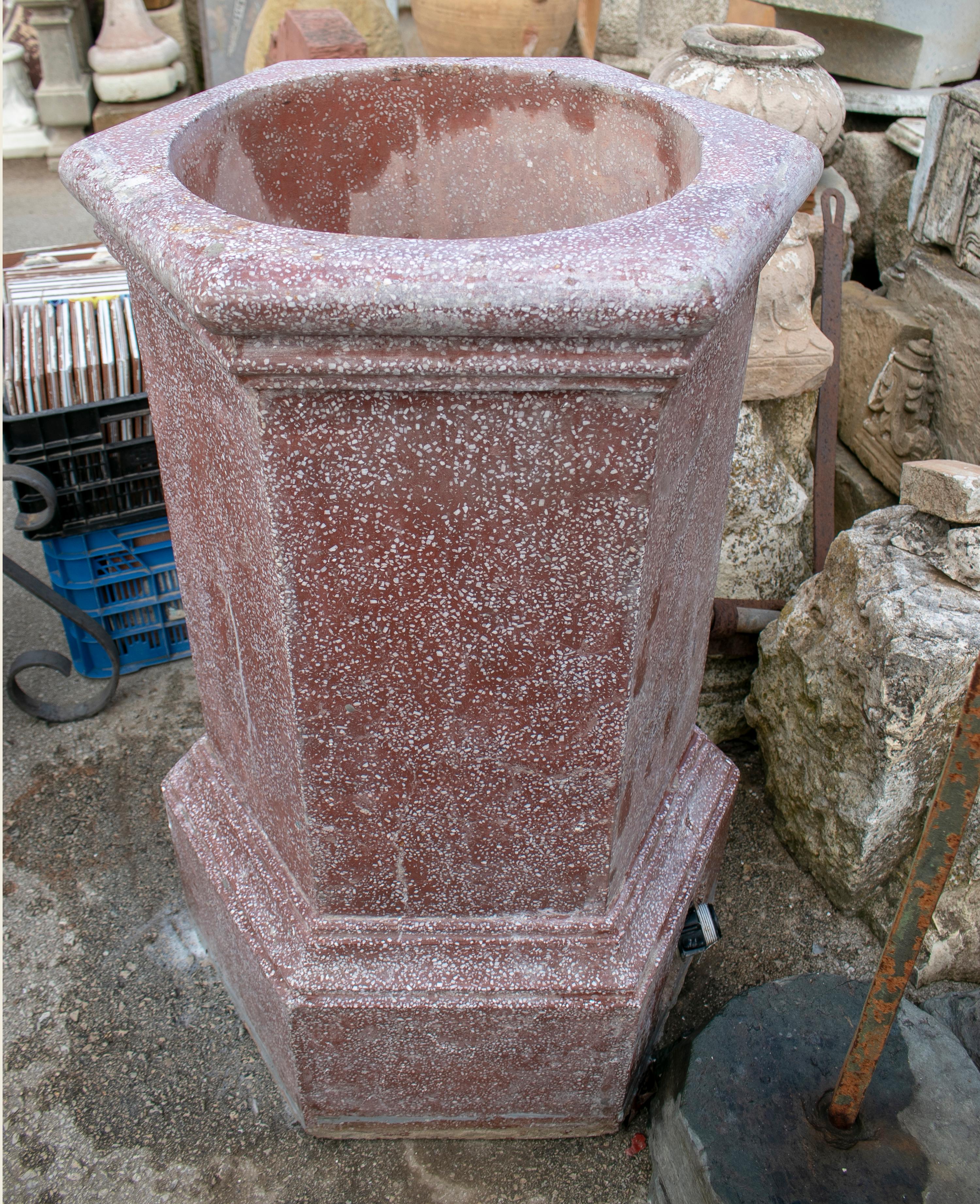 1950s Spanish Red Reconstituted Stone Wellhead For Sale 5