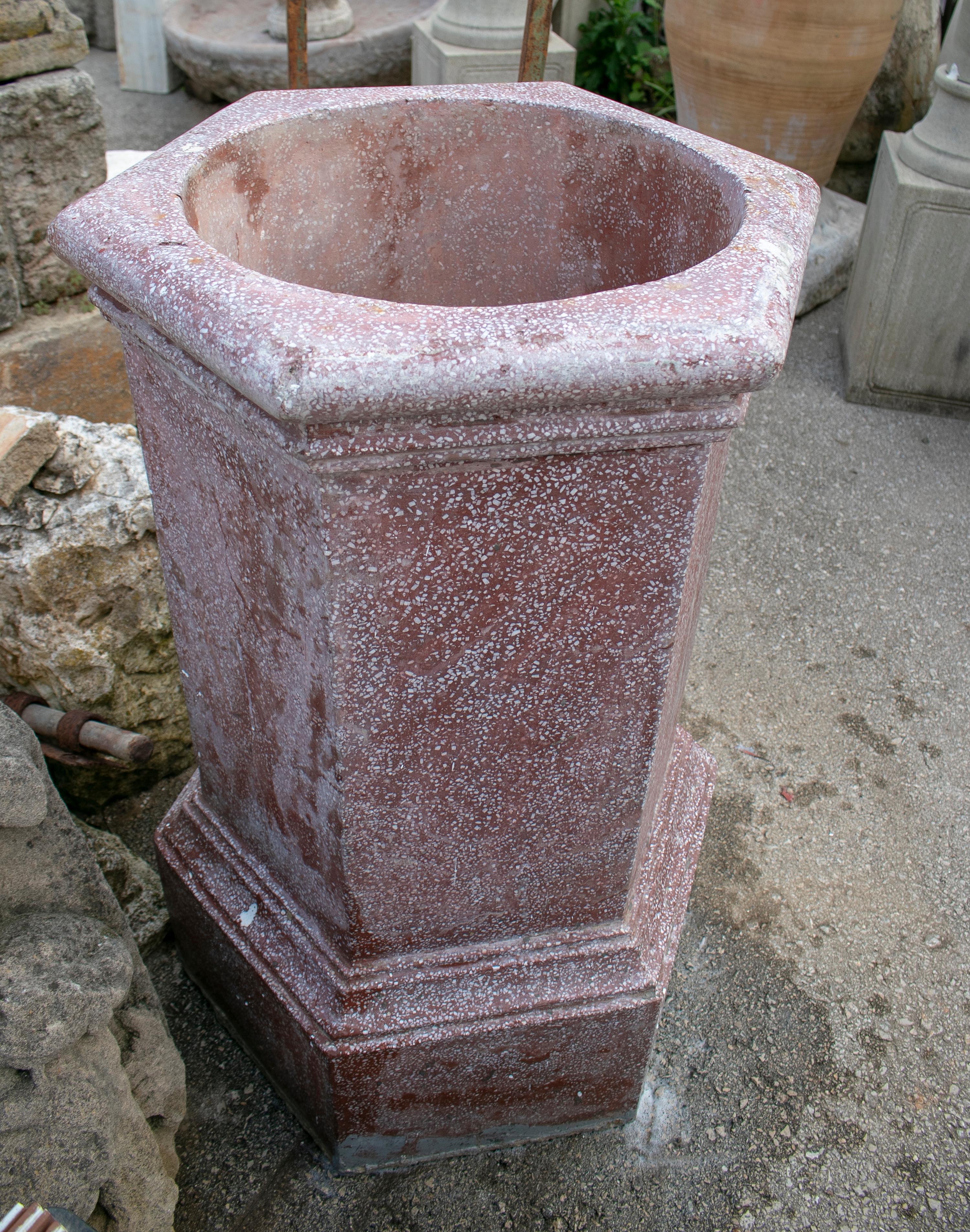 1950s Spanish Red Reconstituted Stone Wellhead For Sale 6