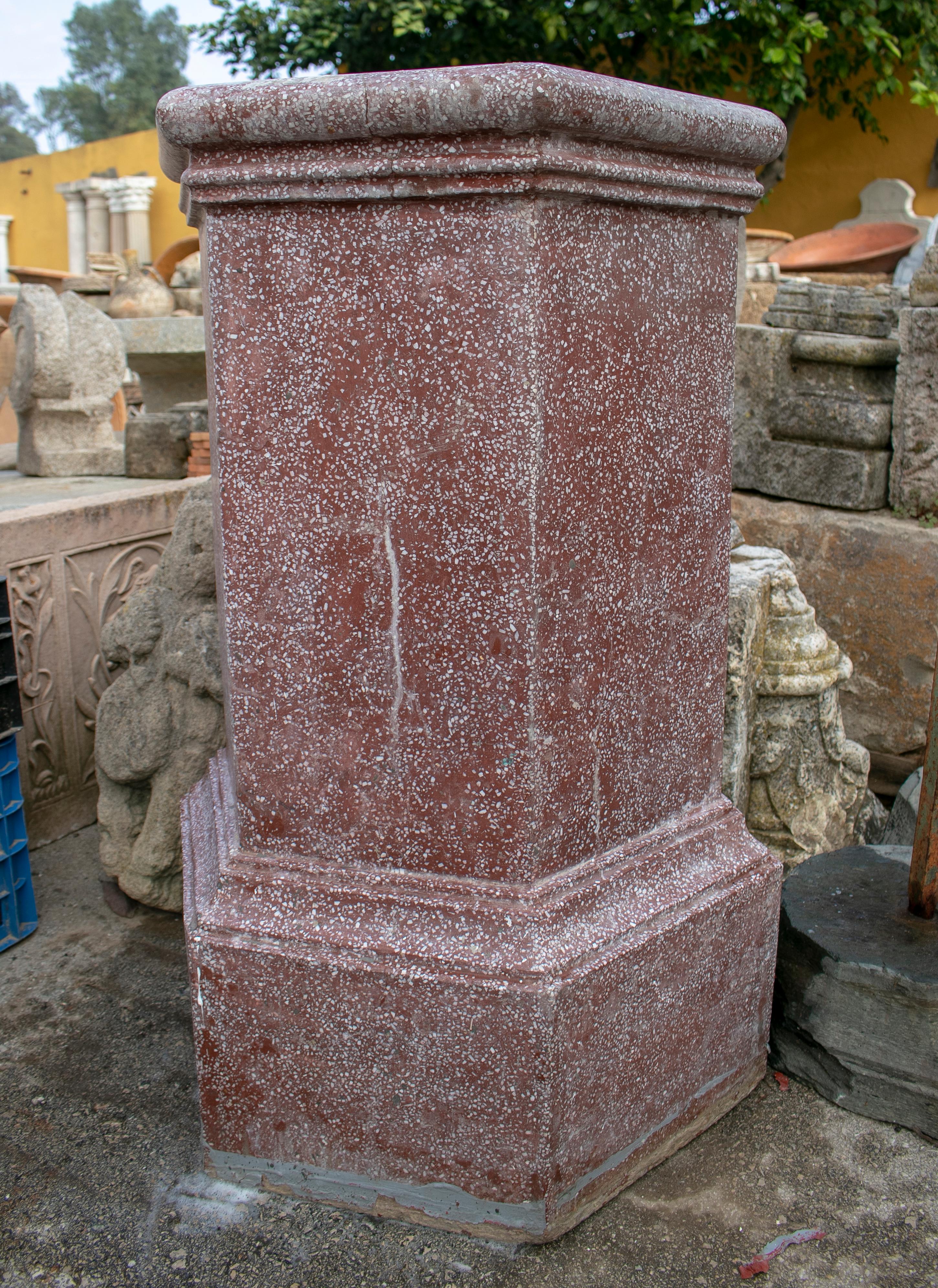 1950s Spanish Red Reconstituted Stone Wellhead In Good Condition For Sale In Marbella, ES