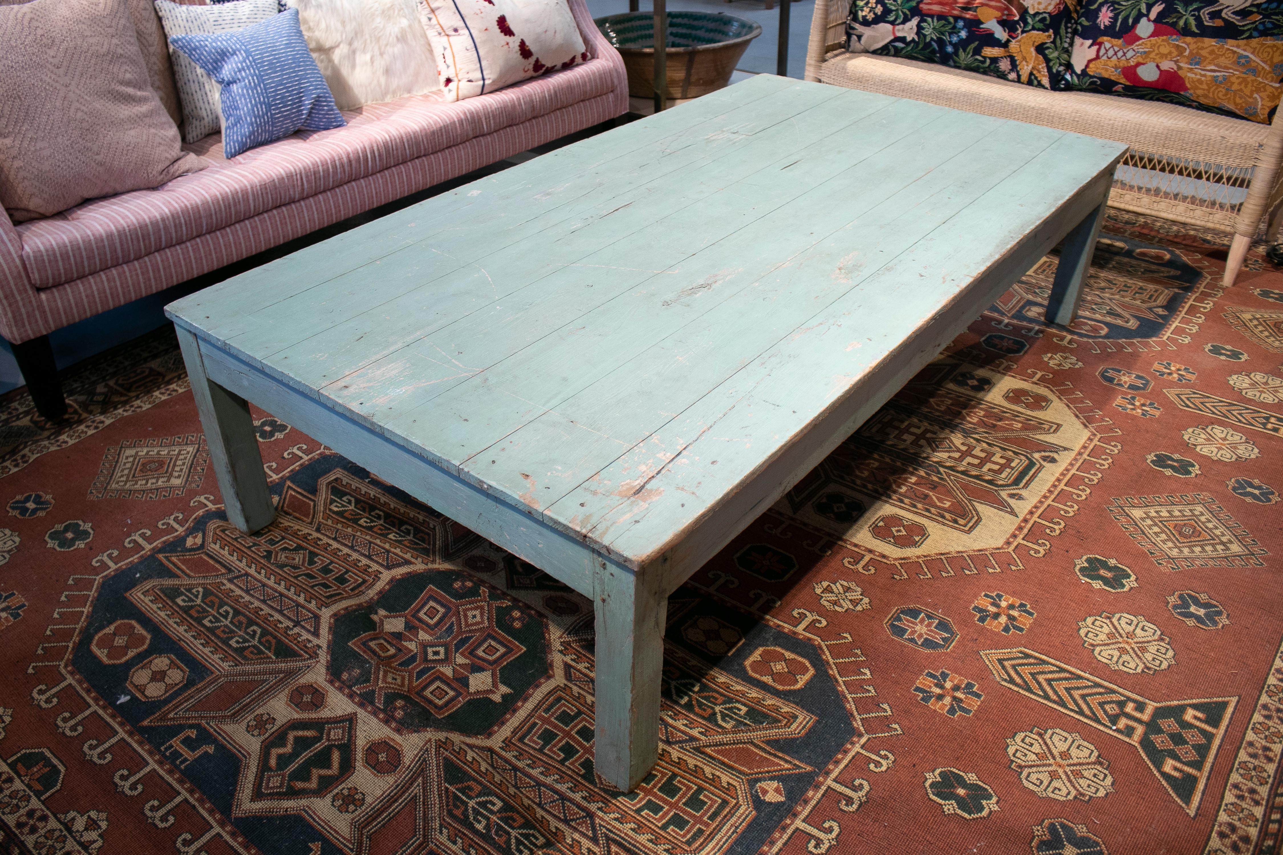 how to paint a wooden coffee table