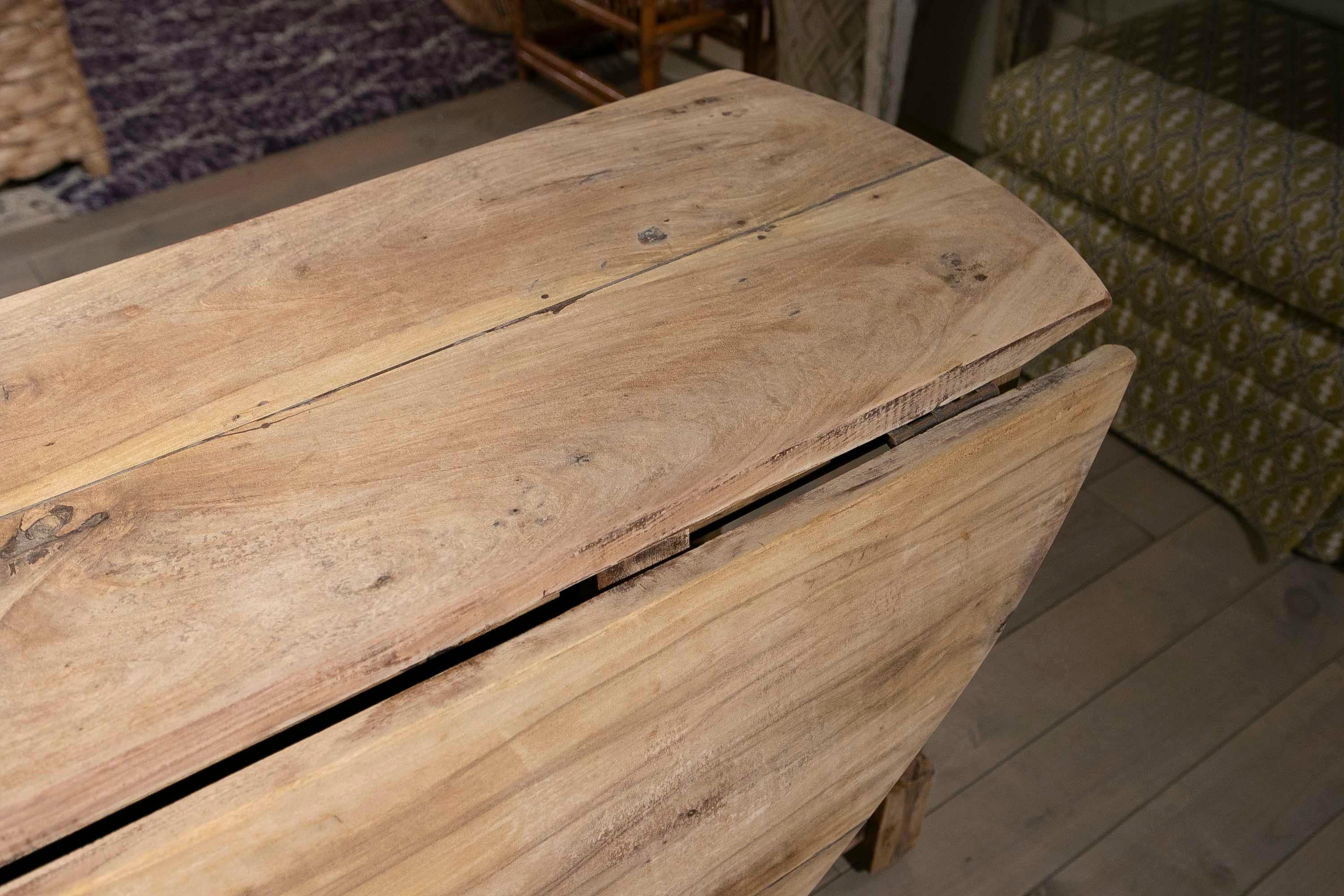 Ovaler Flügeltisch aus spanischem Holz mit gedrechselten Beinen, 1950er Jahre im Angebot 13