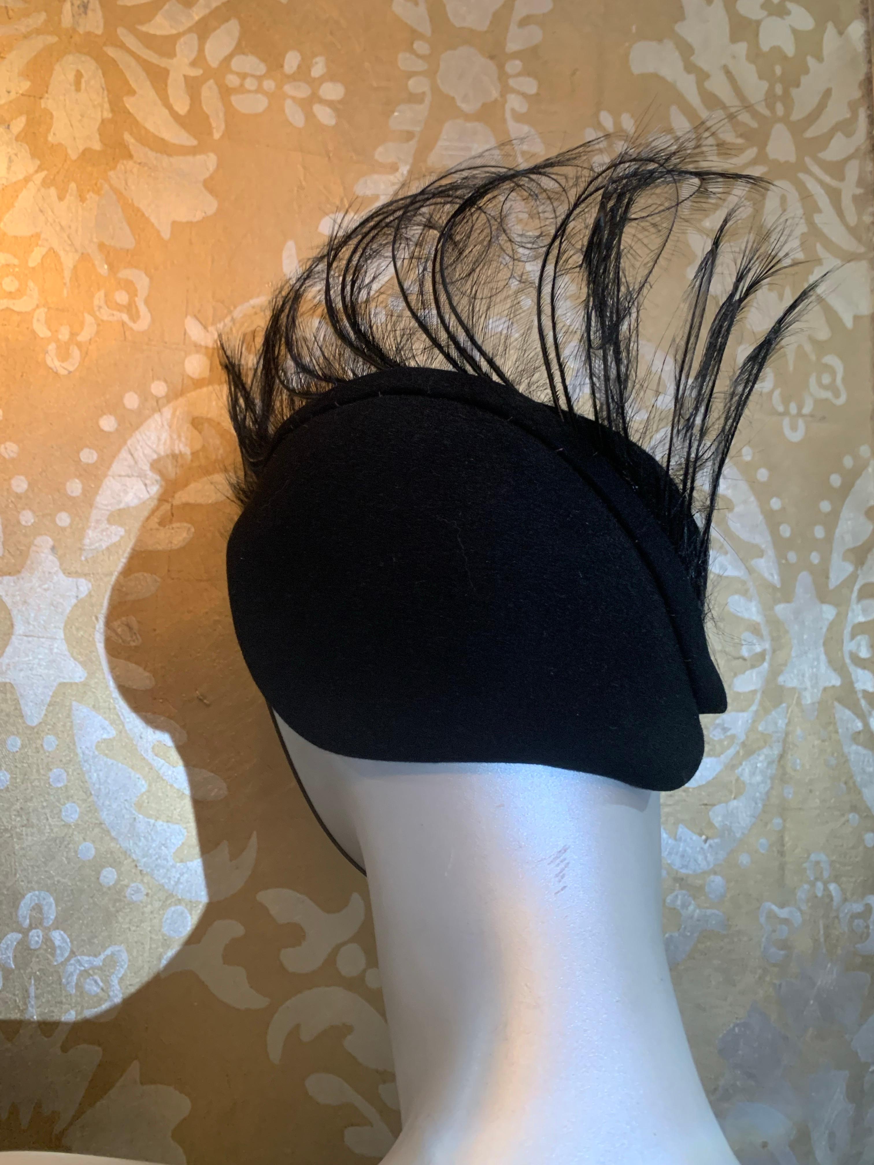 1950s Spectacular Black Felt Capulet Hat w Dramatic Curled Egret Feather Spray For Sale 1
