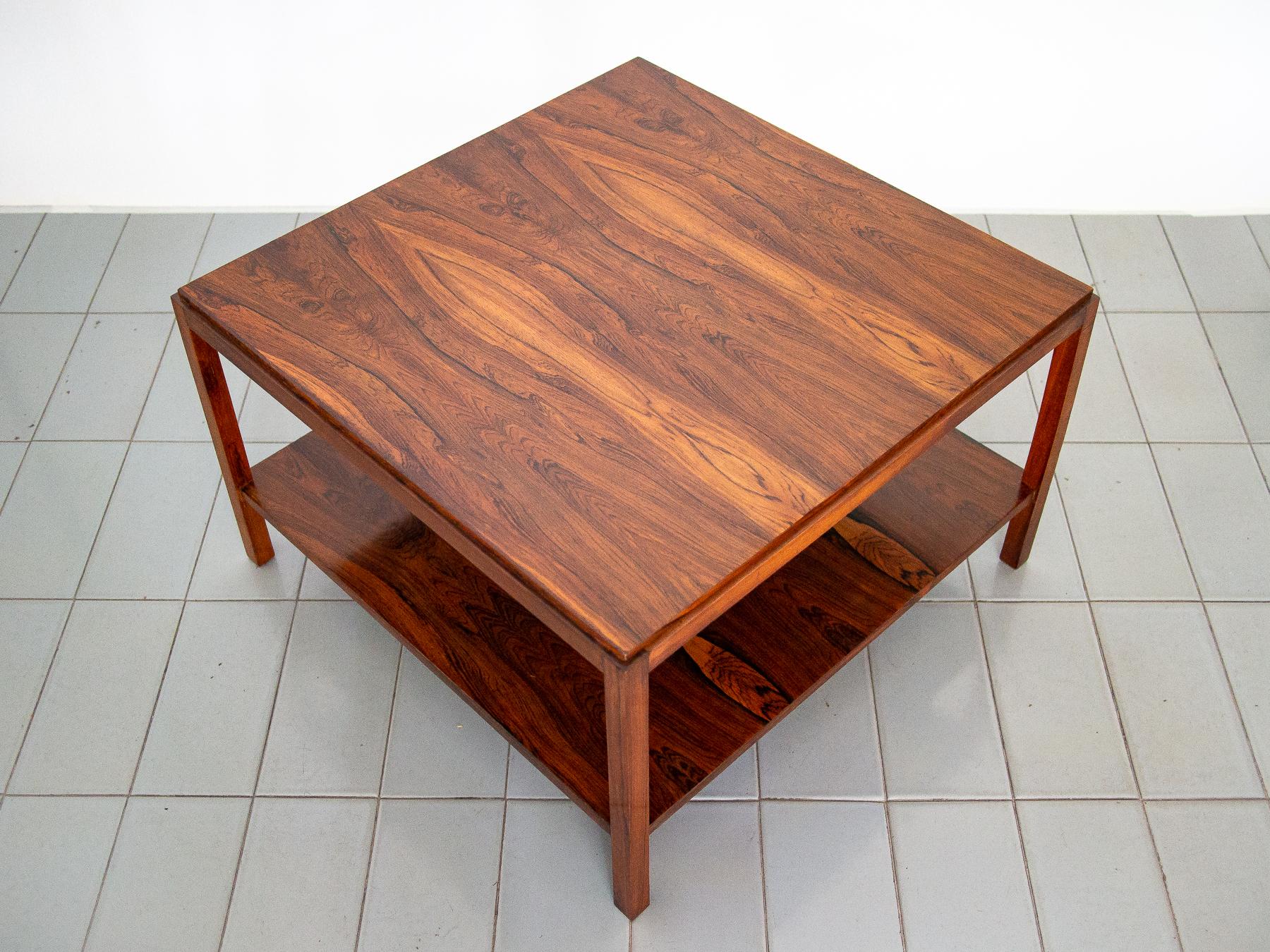 1950s Square Side Table in Rosewood by Sergio Rodrigues, Brazilian Modernism In Good Condition In Sao Paulo, SP