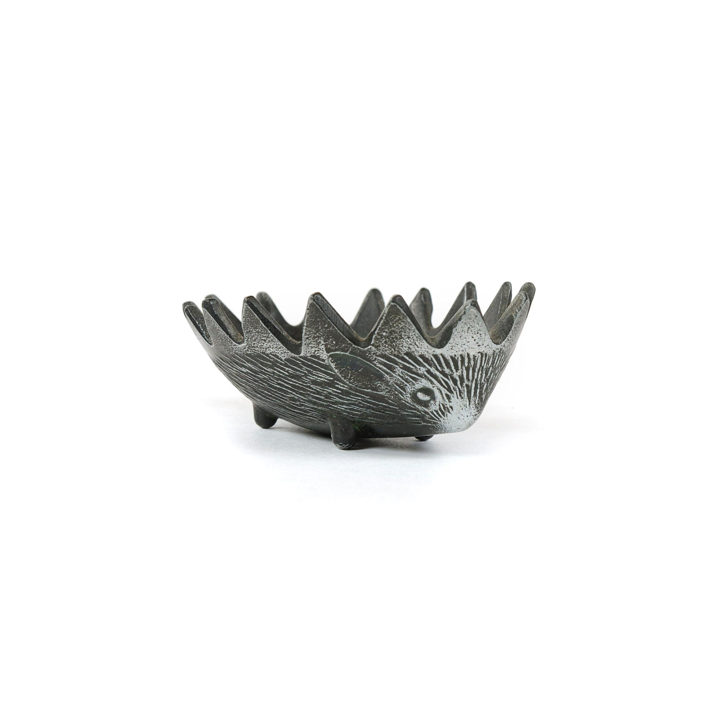 Mid-20th Century 1950s Stackable Hedgehog Ashtrays