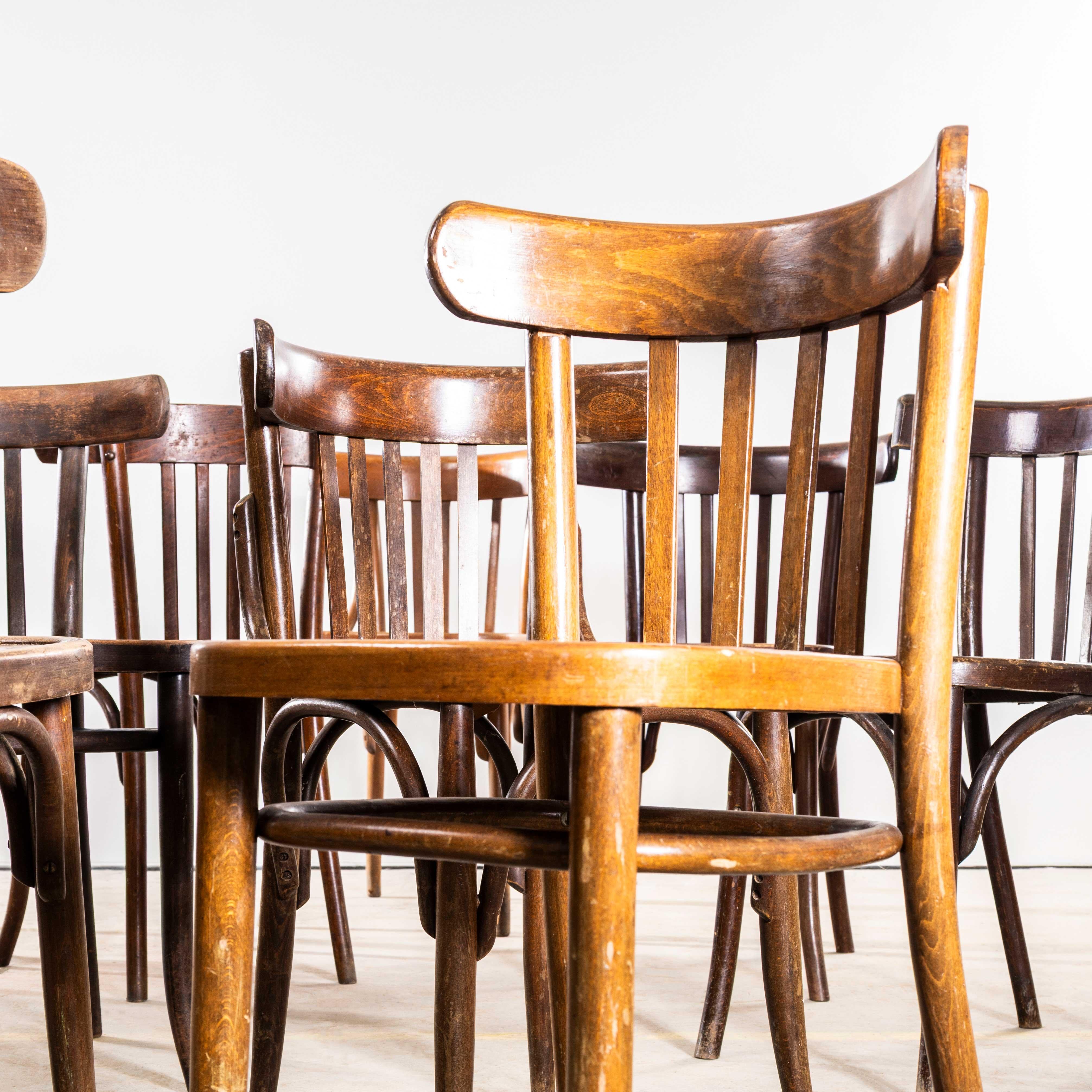 1950's Standard Klassisch Bistro Gemischte Esszimmerstühle (Mitte des 20. Jahrhunderts) im Angebot